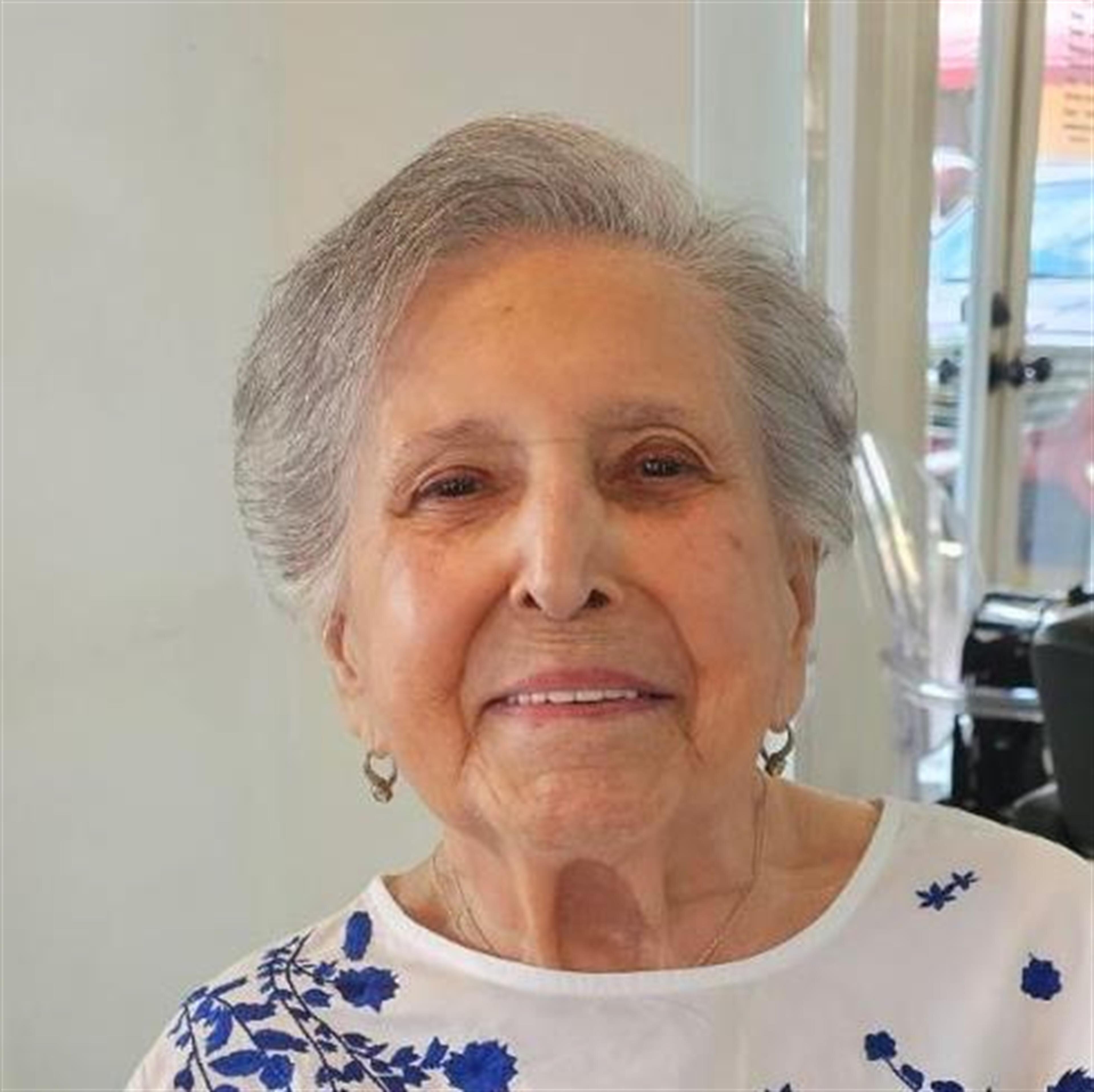 SILVIA M LASTRA
