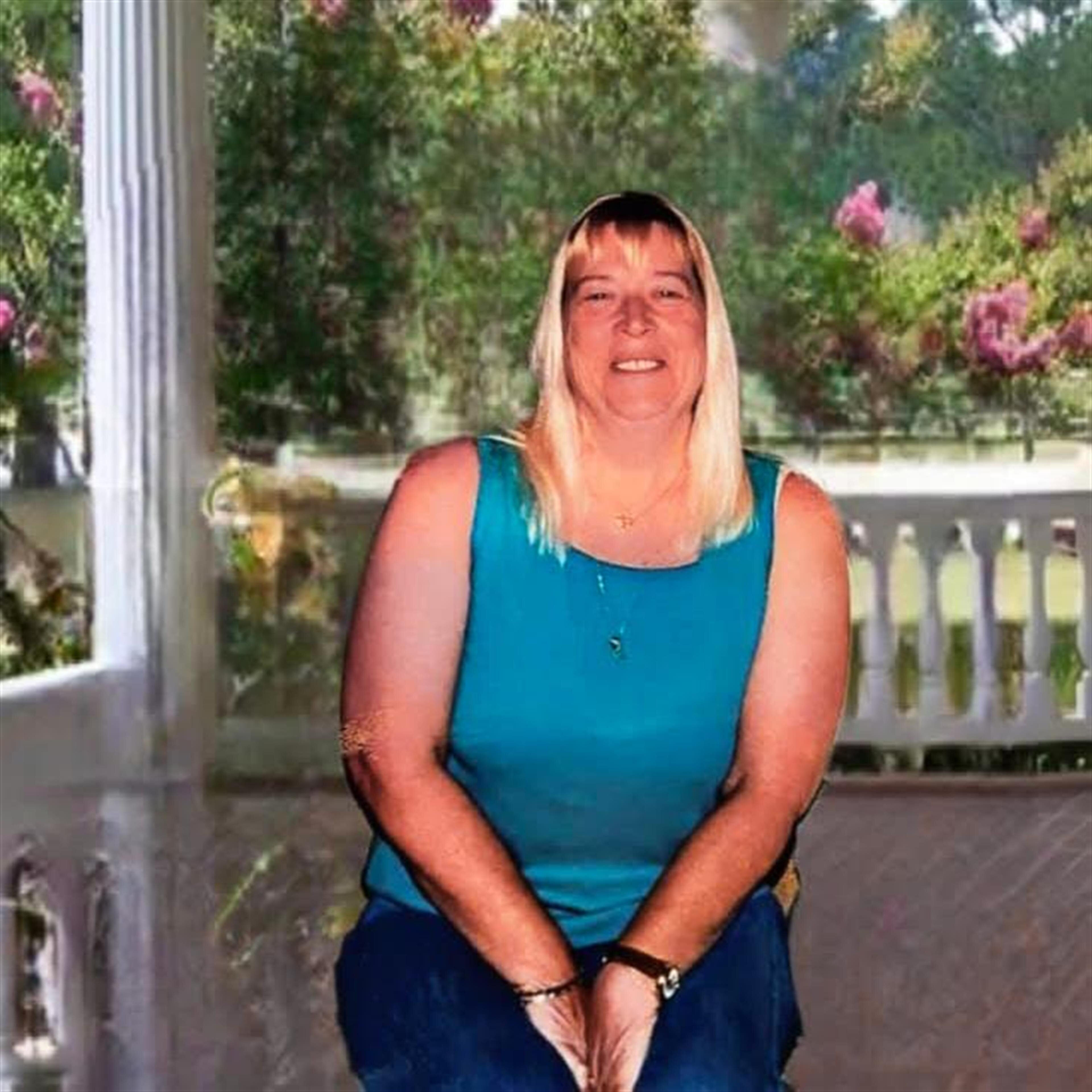 Robyn Sue Carr