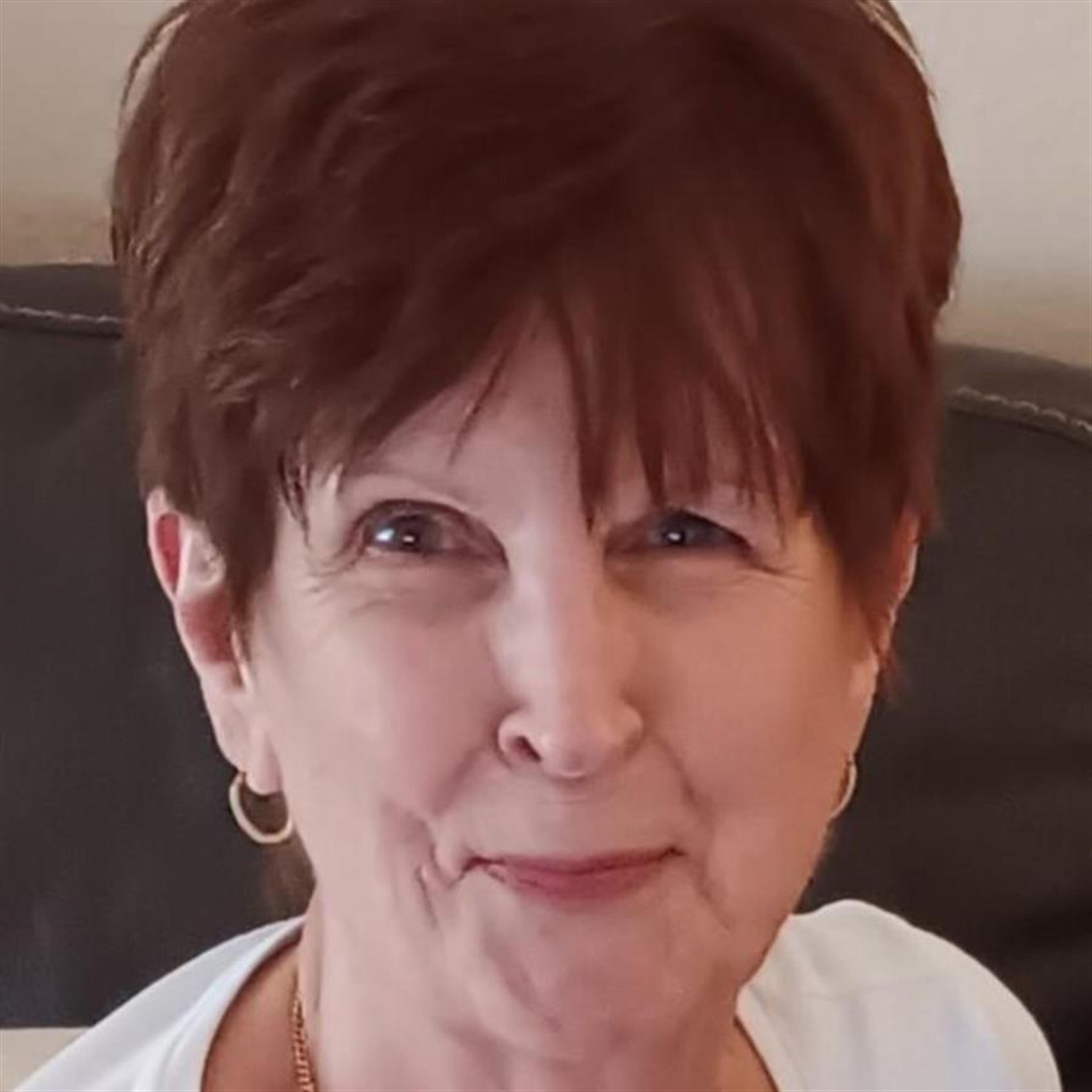 Elissa H Robertson