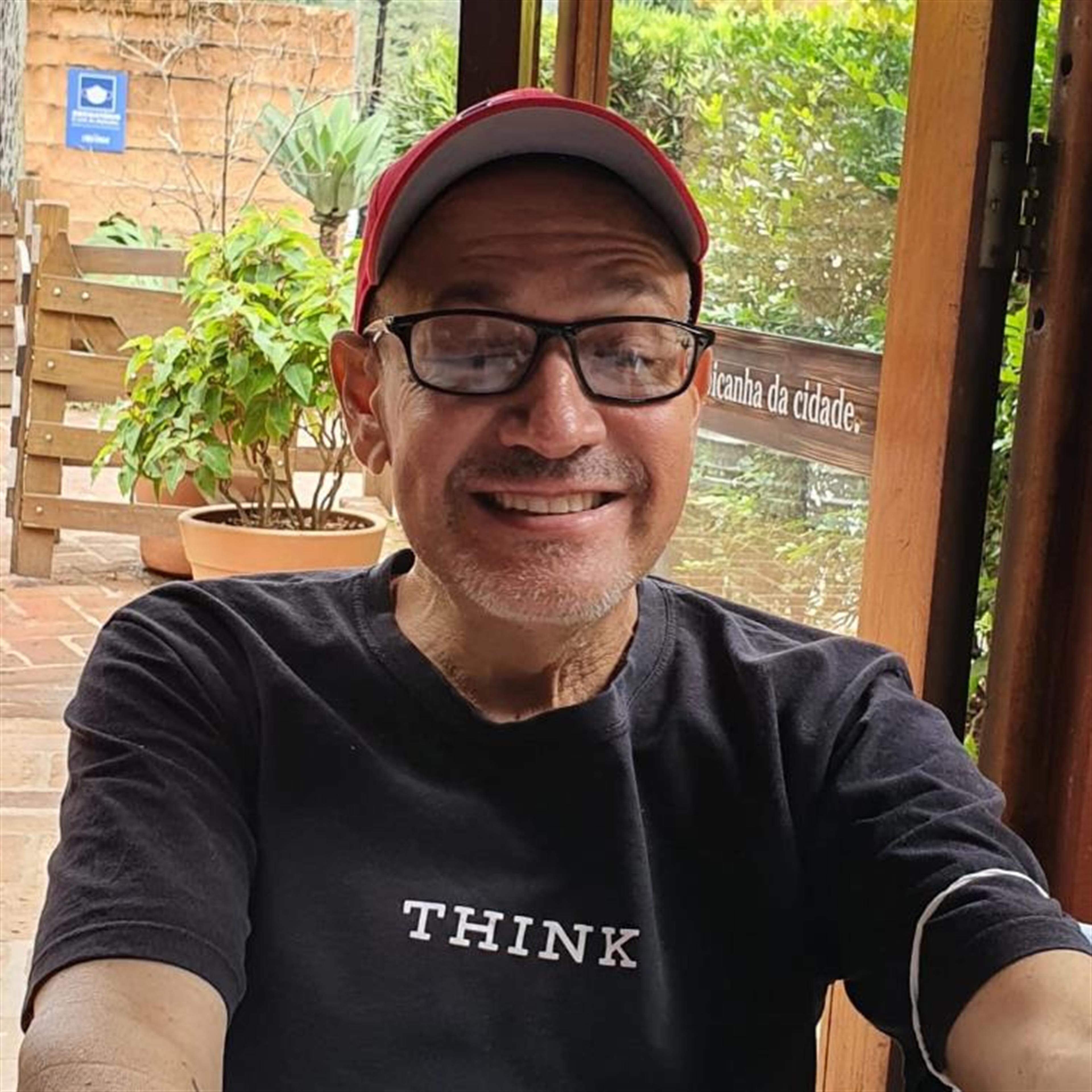 Antonio J Santos