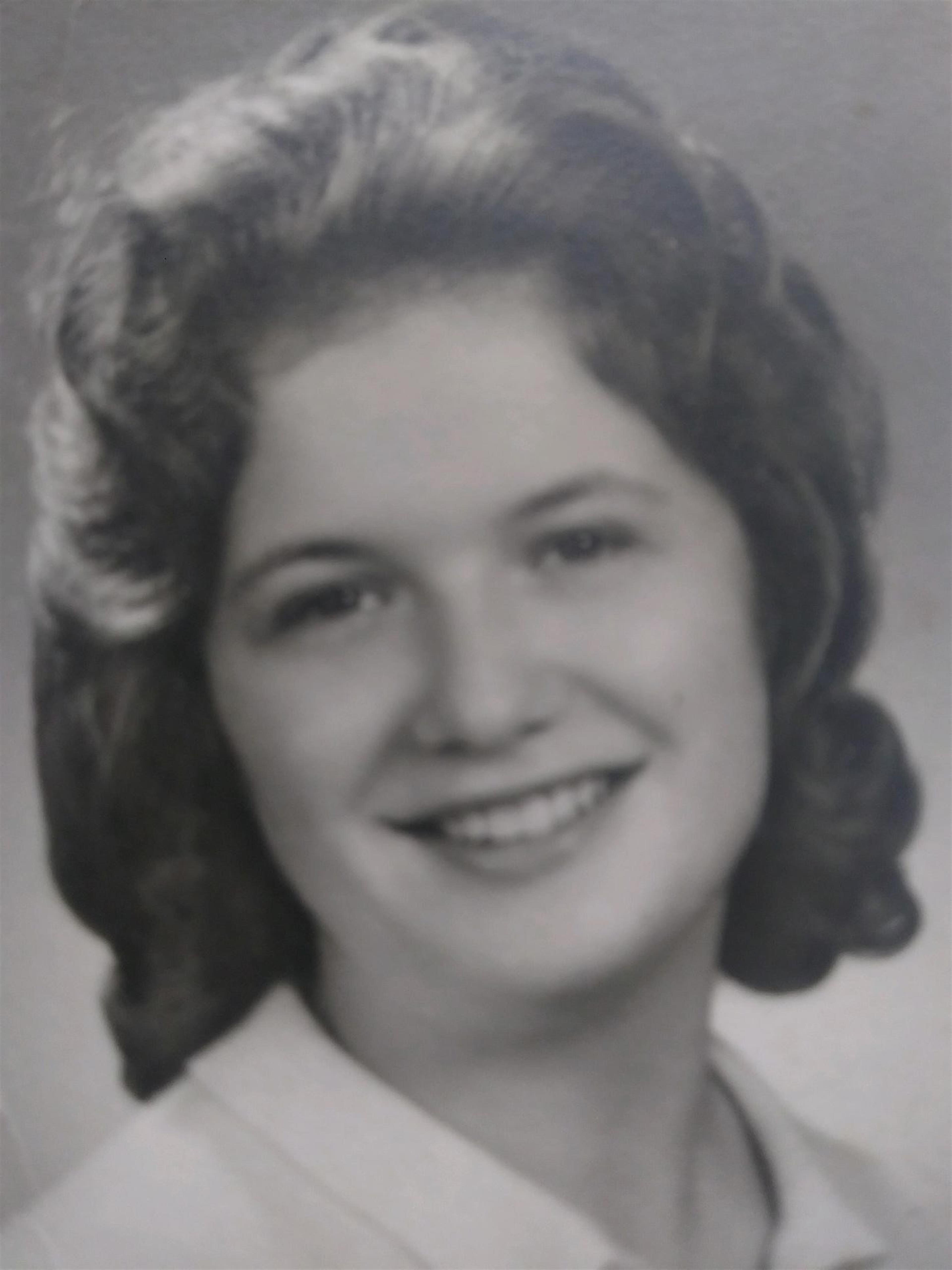 Theresa M. (Kuhar)  Grabowski