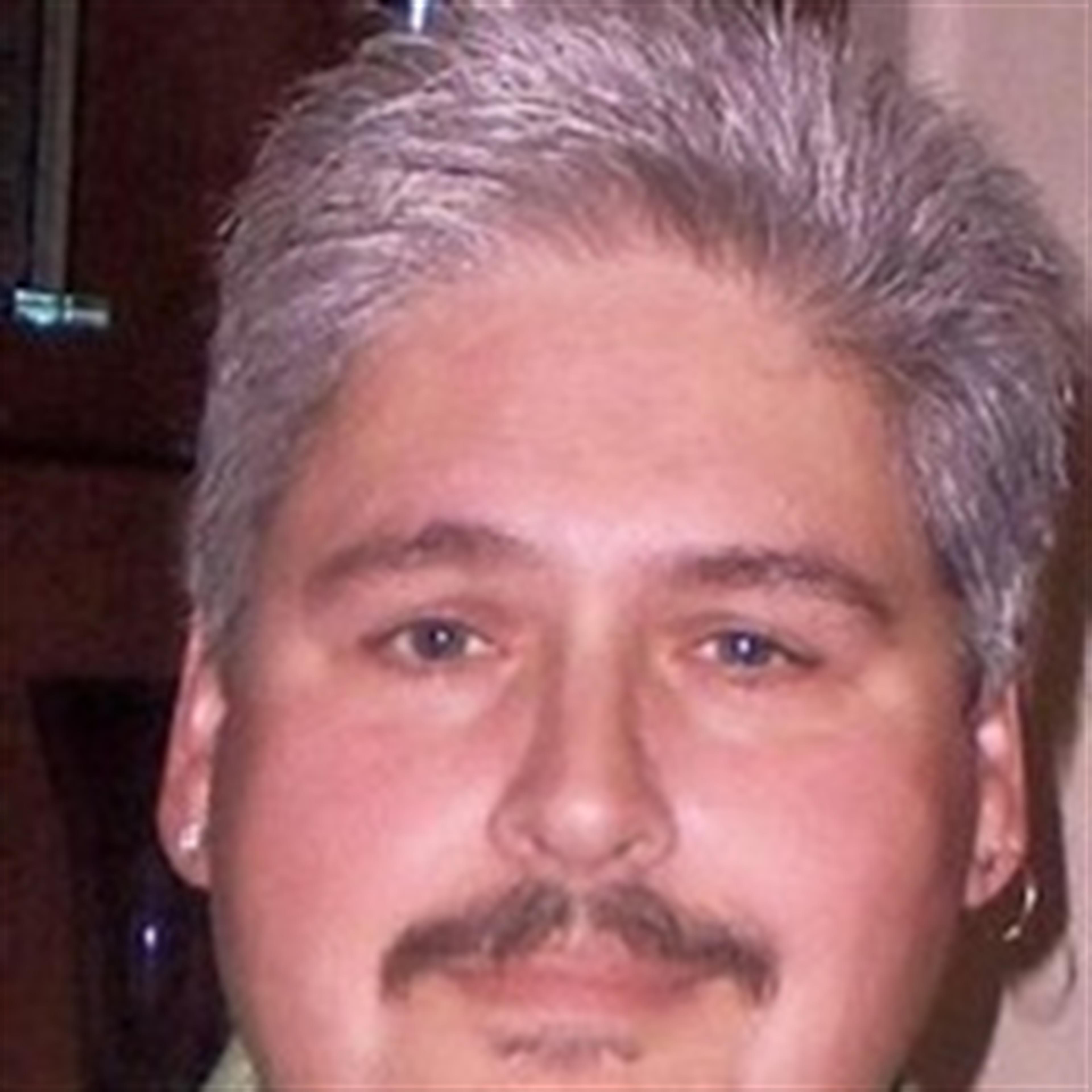 Leonard Mario Surovi