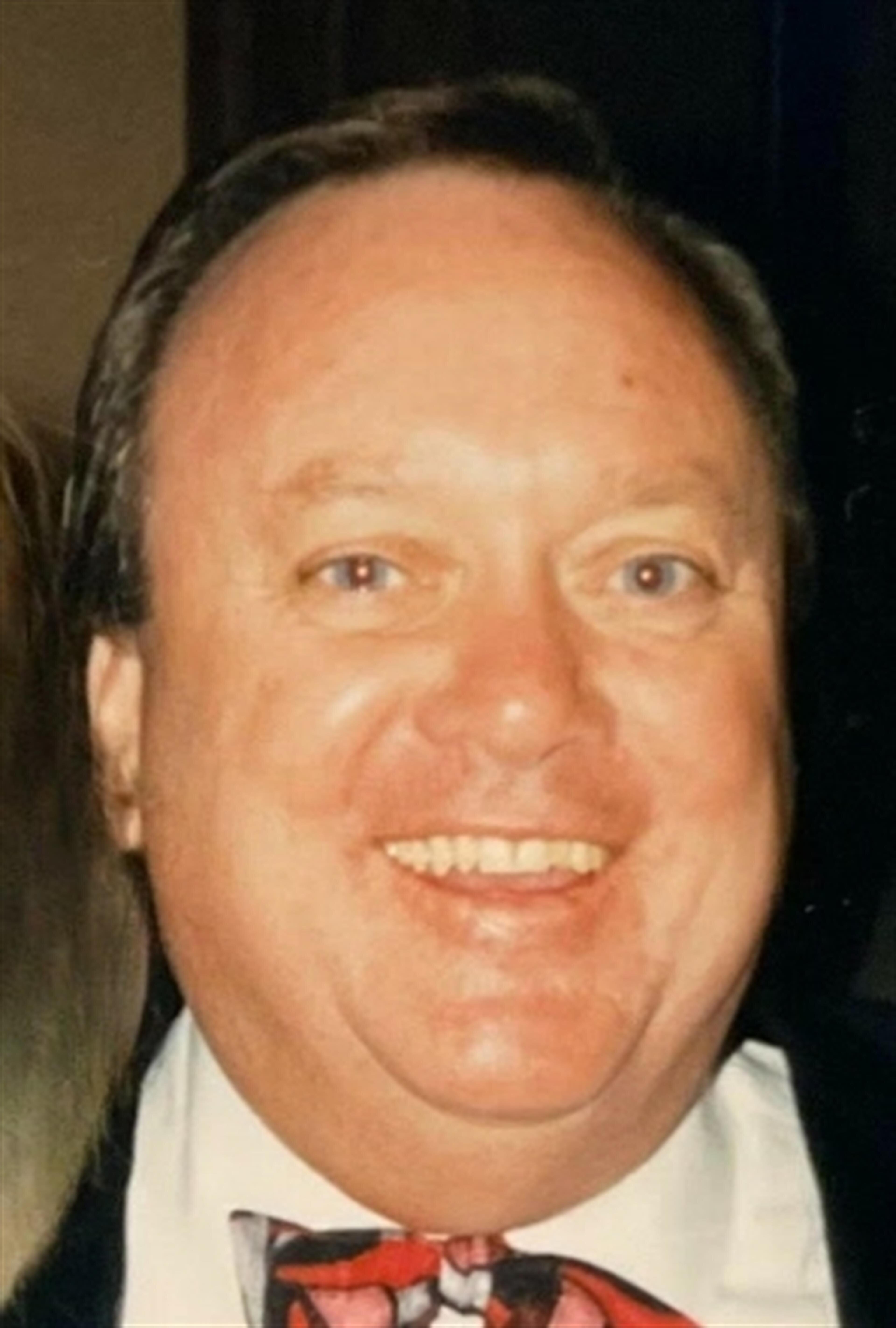 Robert L. Earthman