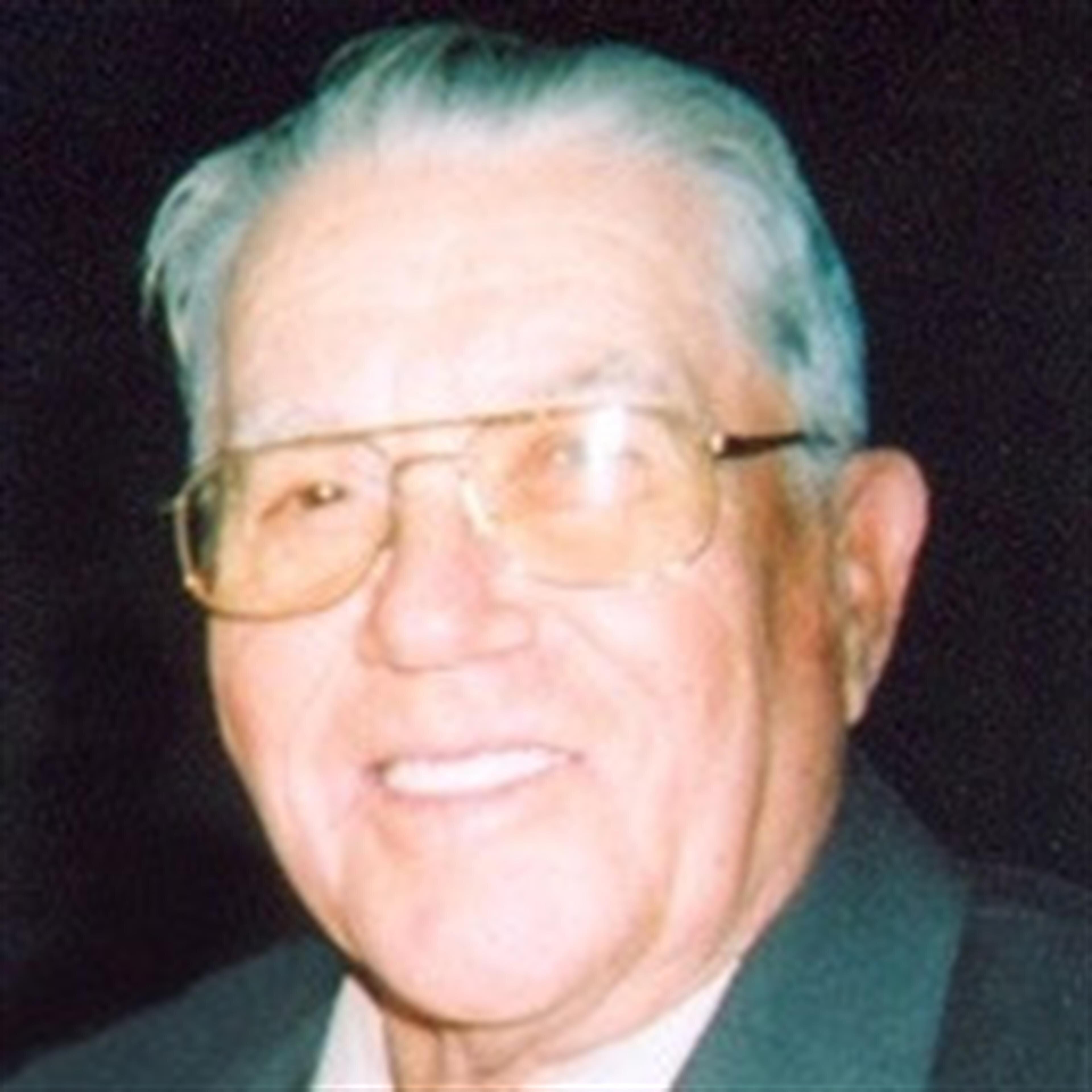 Hobert "Hobie" B Glosser
