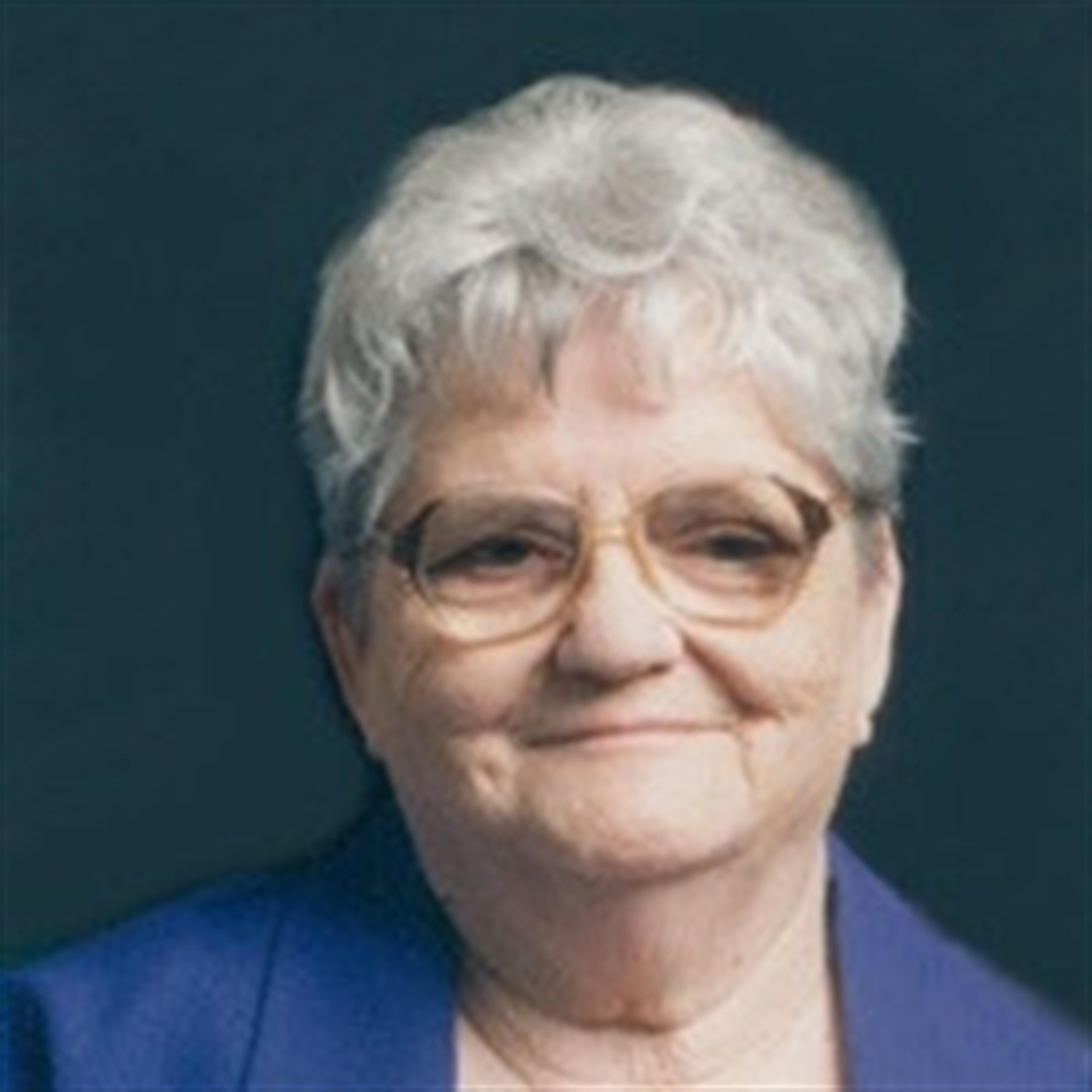 Dollie R Watts
