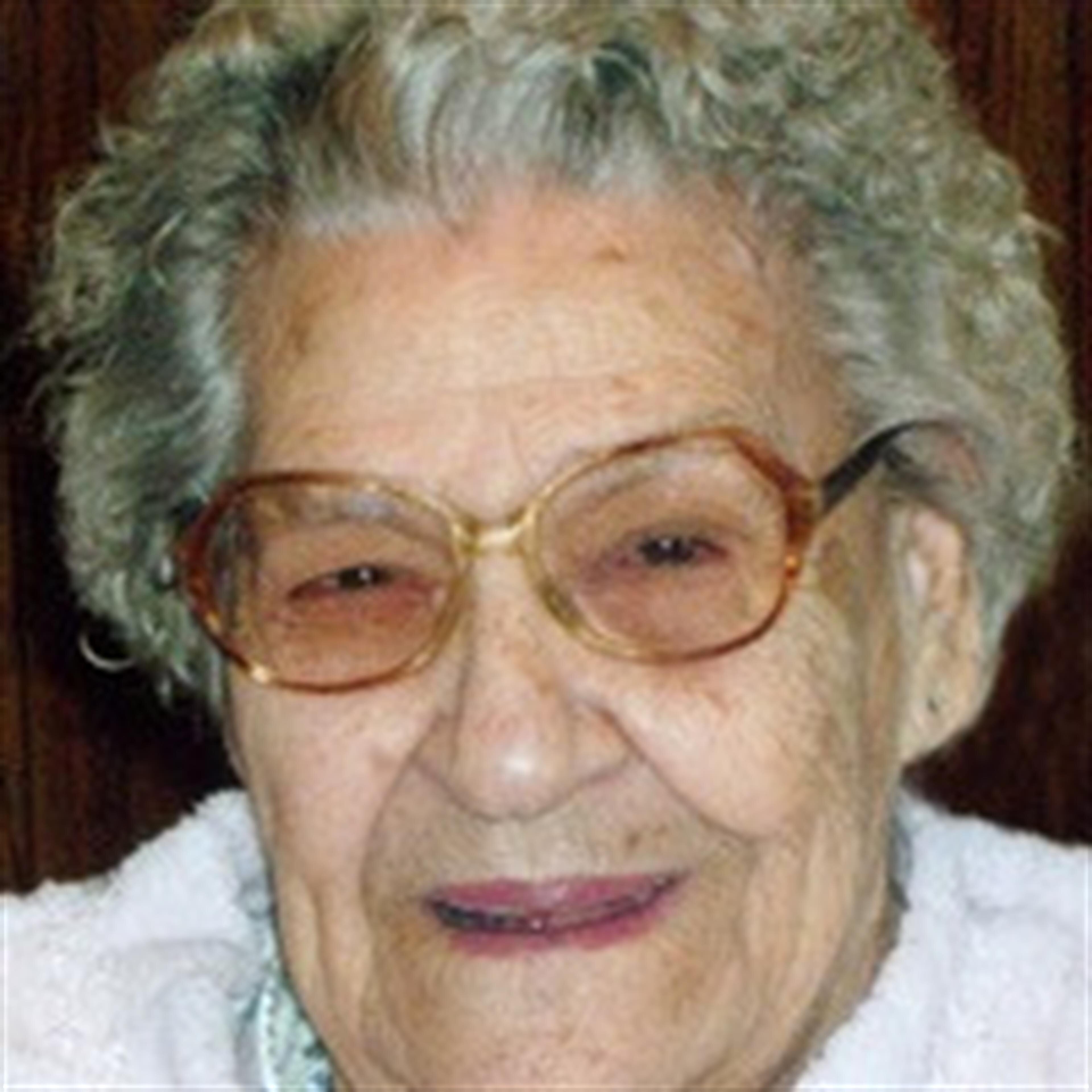 Beulah E Davis
