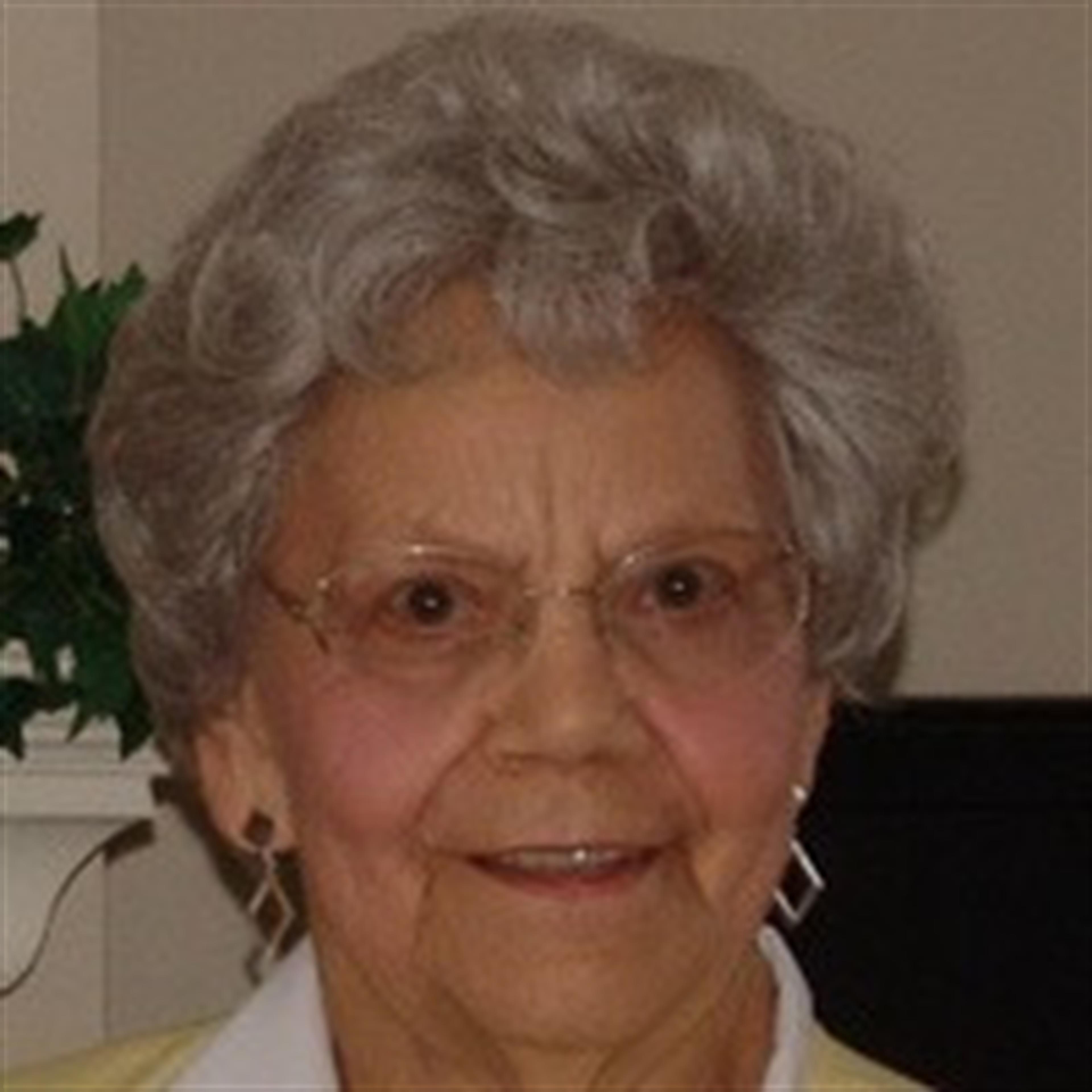 Lela M Smith