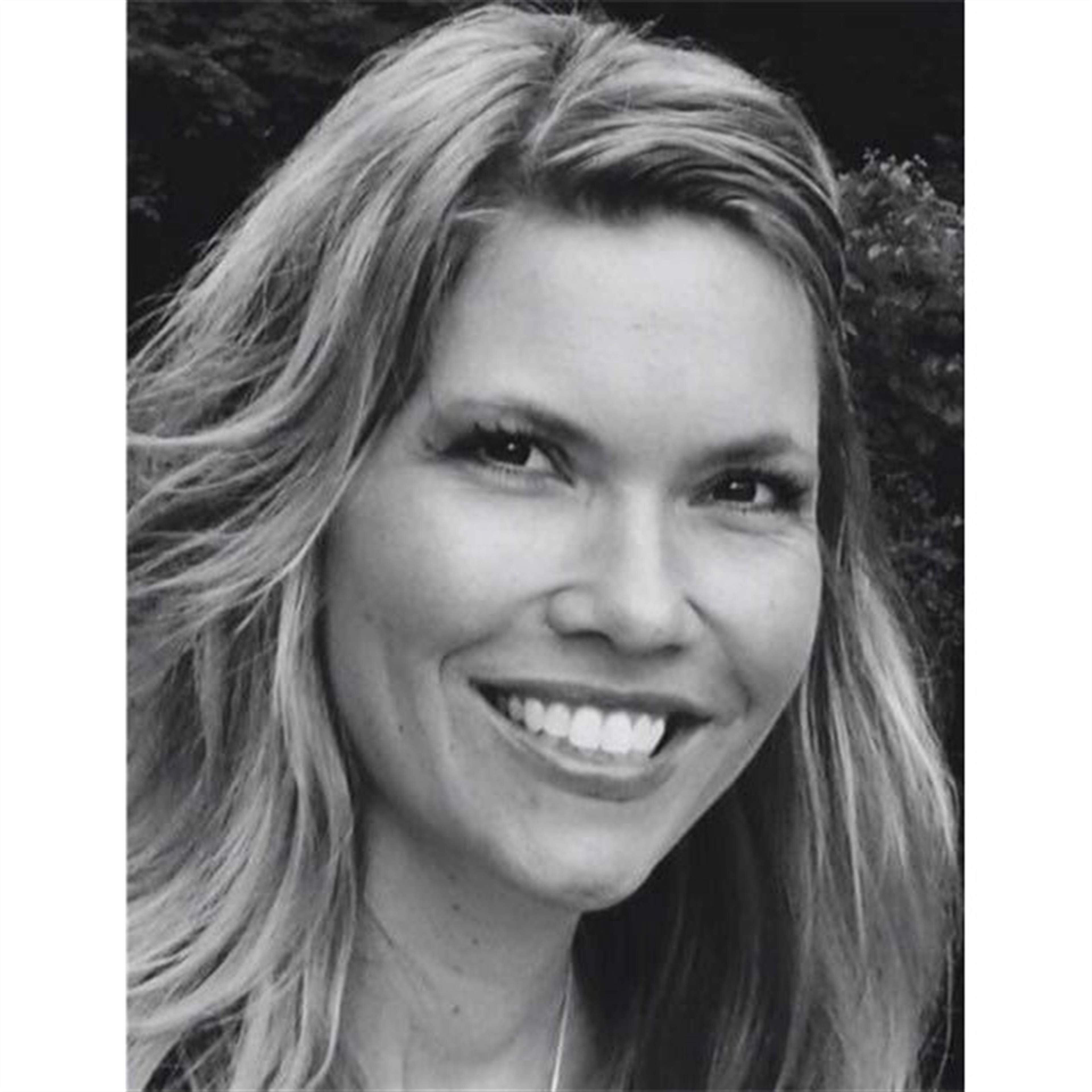 Leslie J Klespies