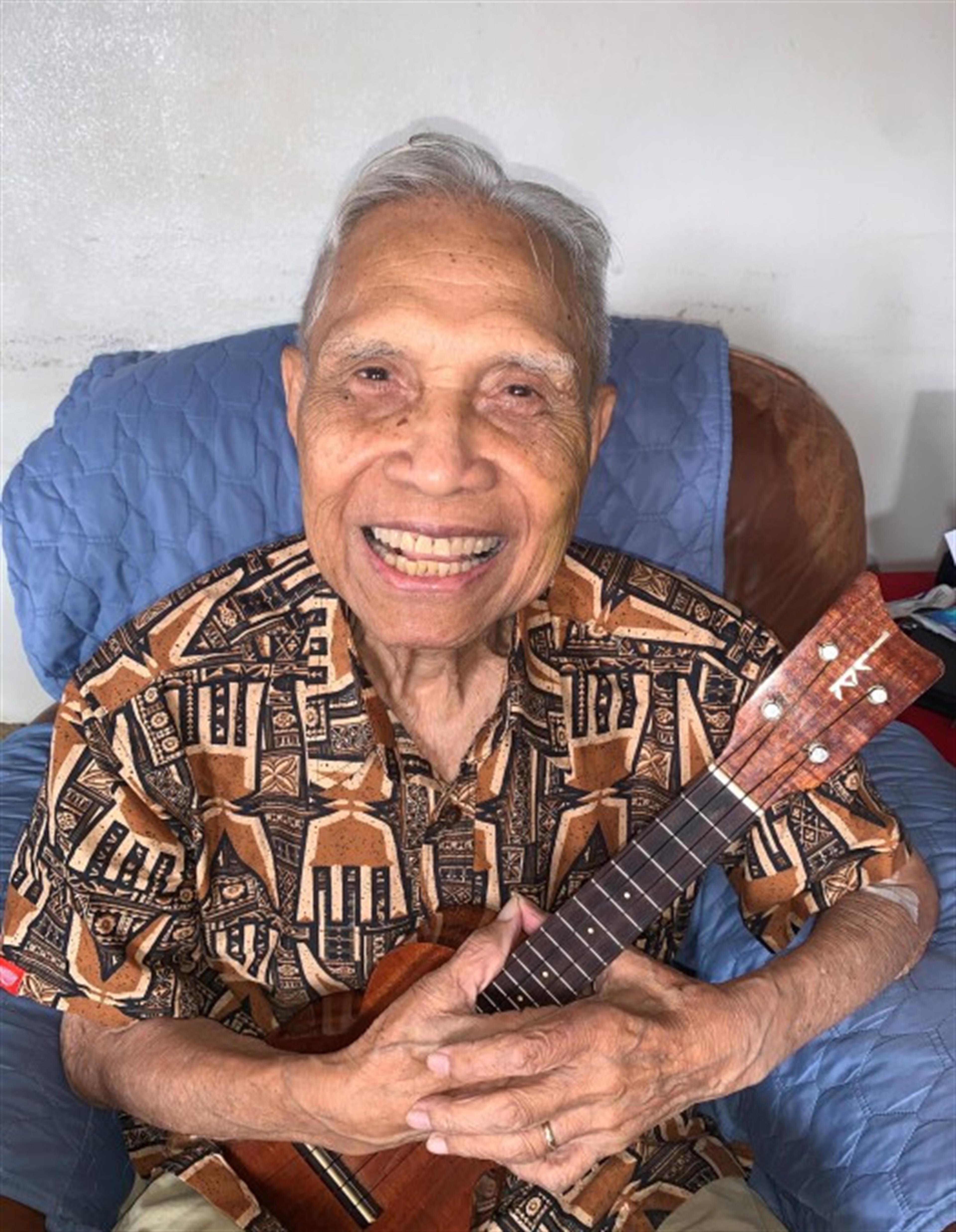 Taito Viefu "Mr. Epi" Epenesa