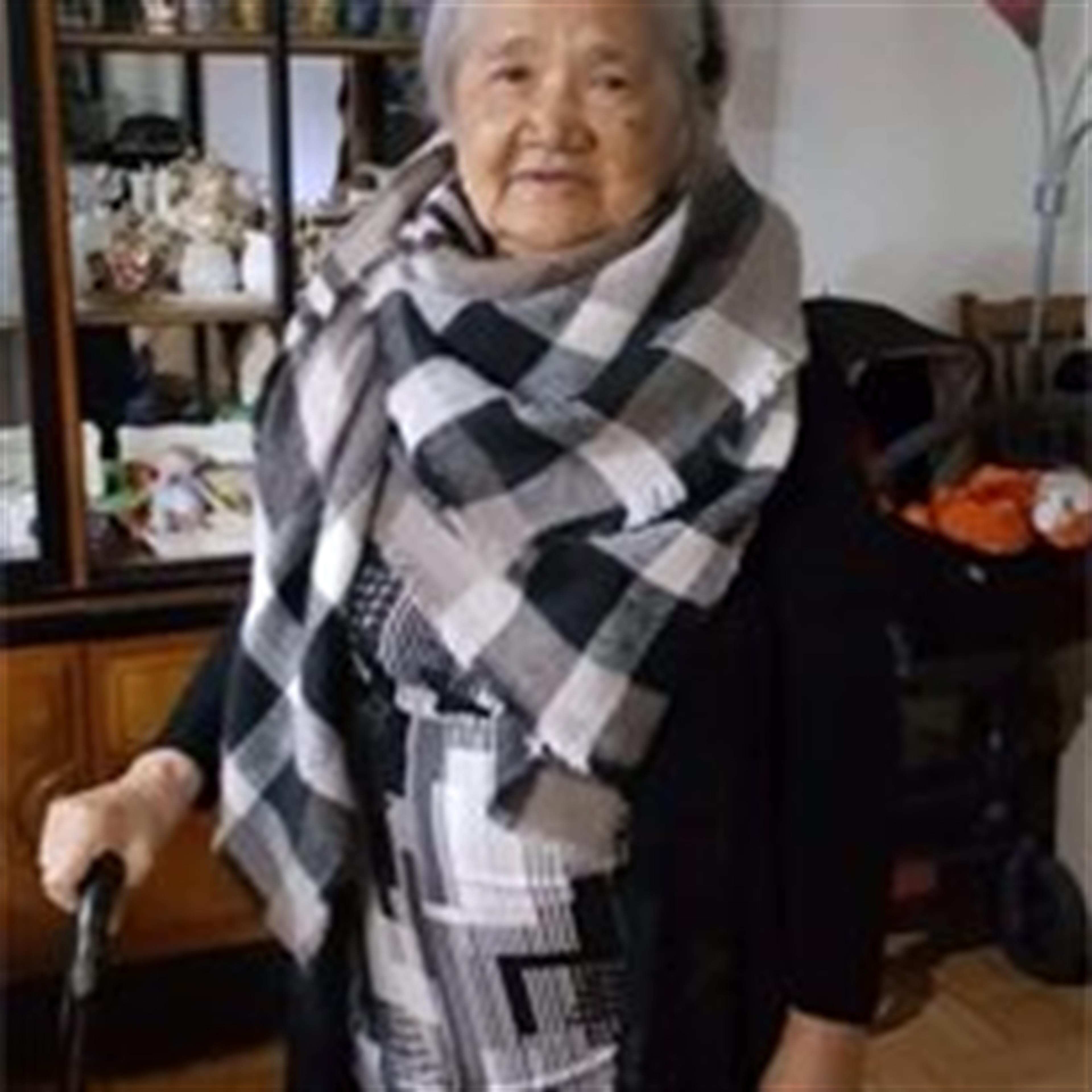 Valentina "Valin" Mauricio Santos