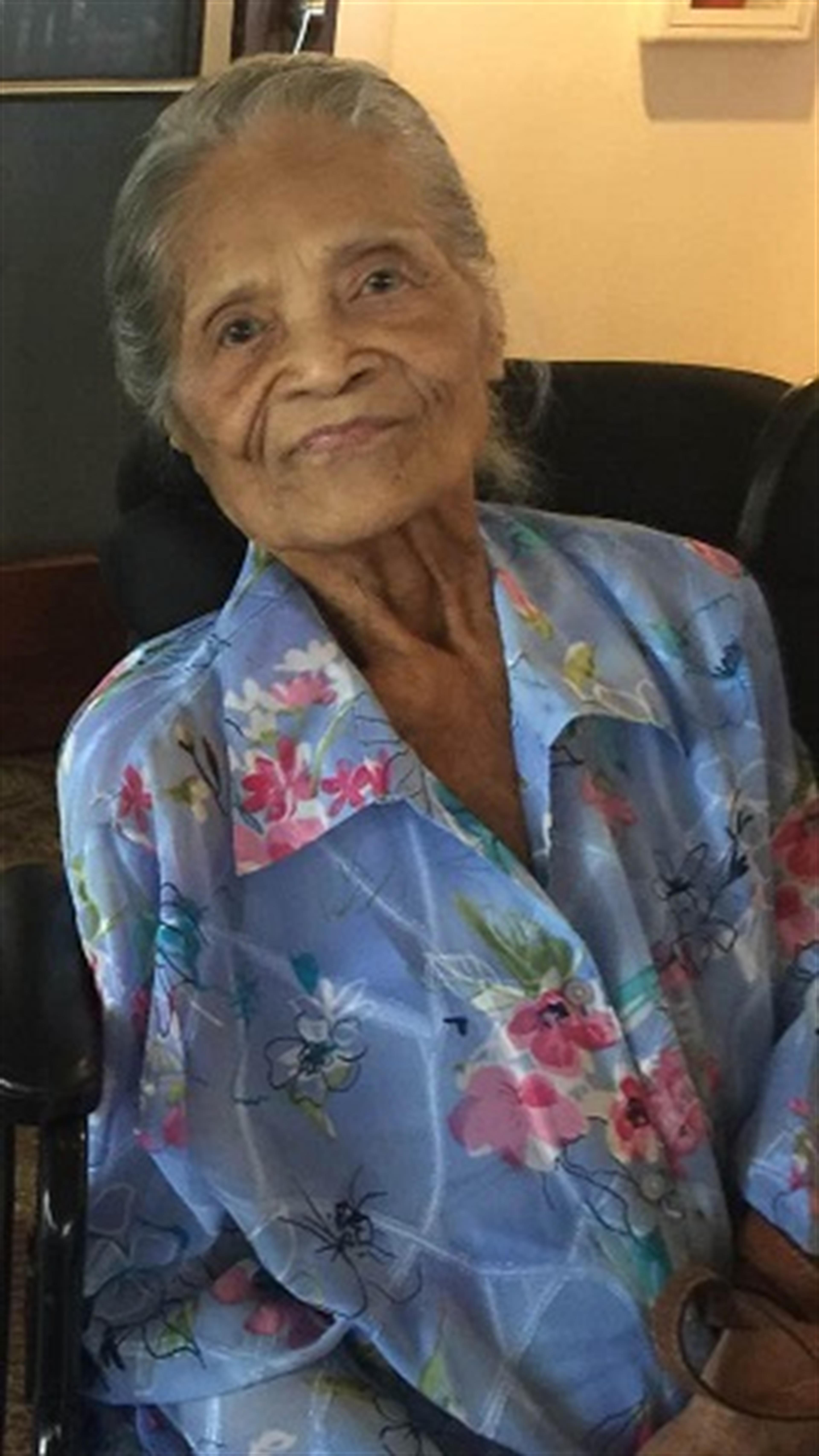 Anita dela Merced Acol's obituary picture