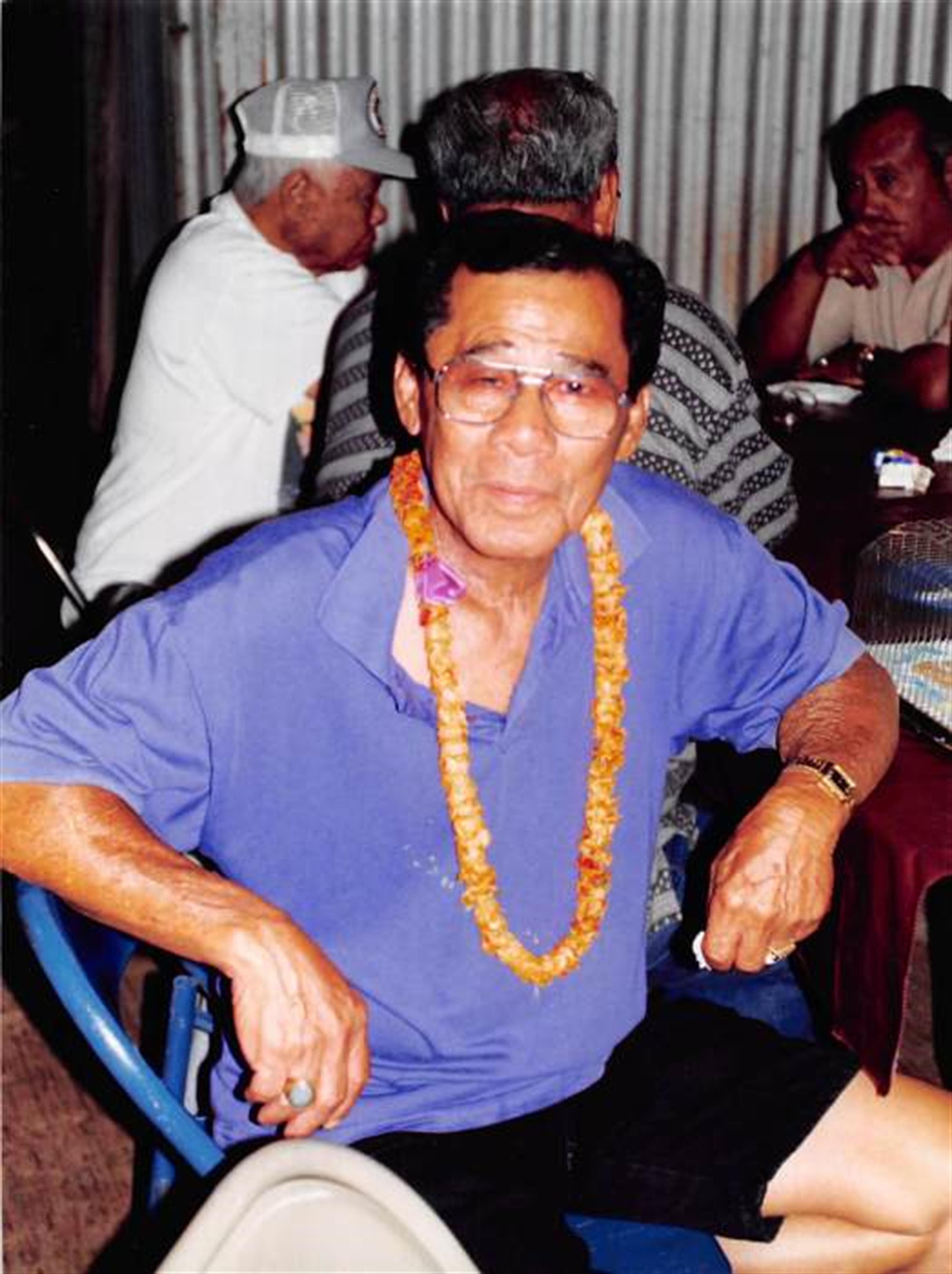 Vincente Compania Saloricman