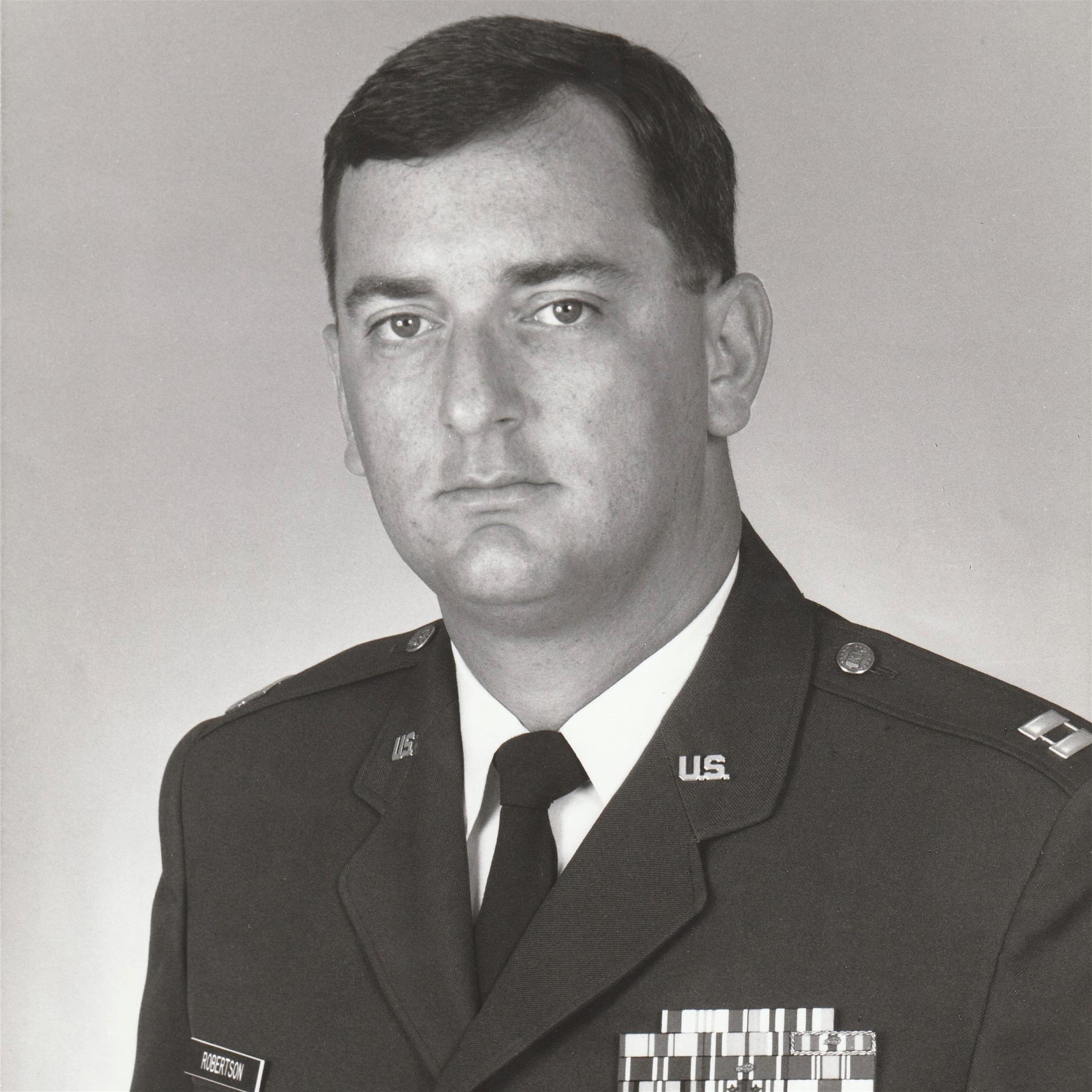 Russell Lee Robertson