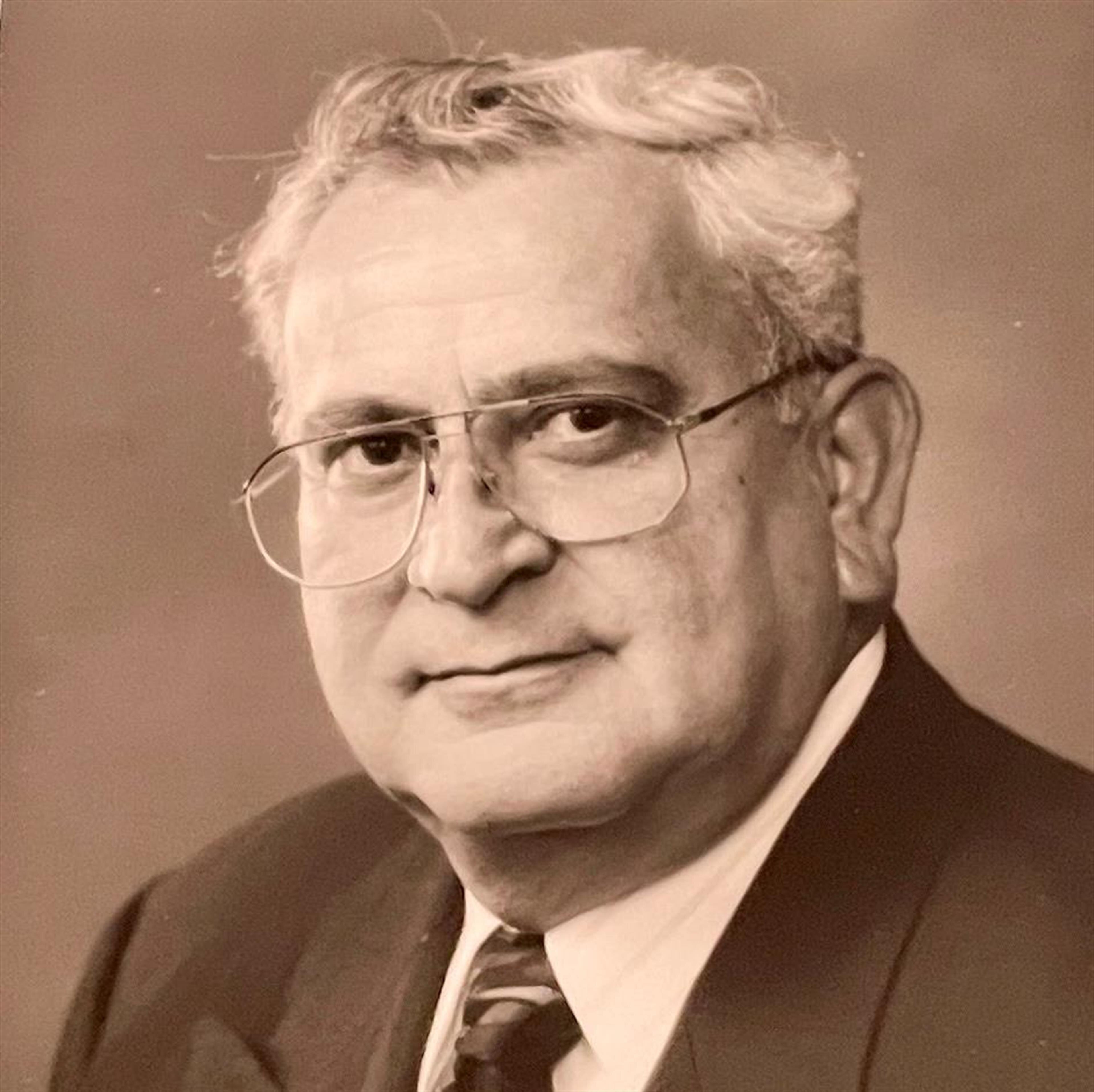 Felix J Martinez