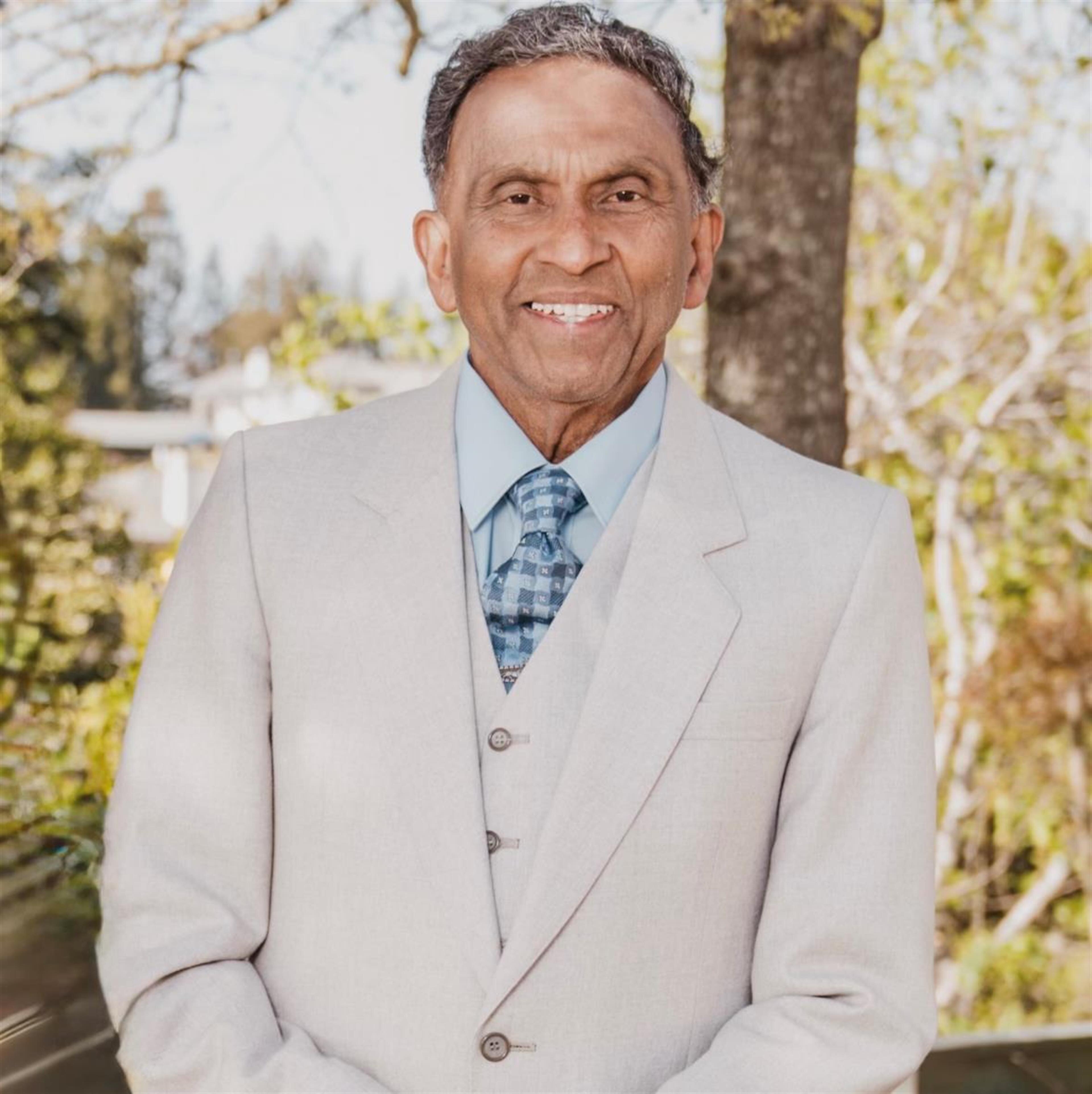 Dr. Raveendra Nadaraja
