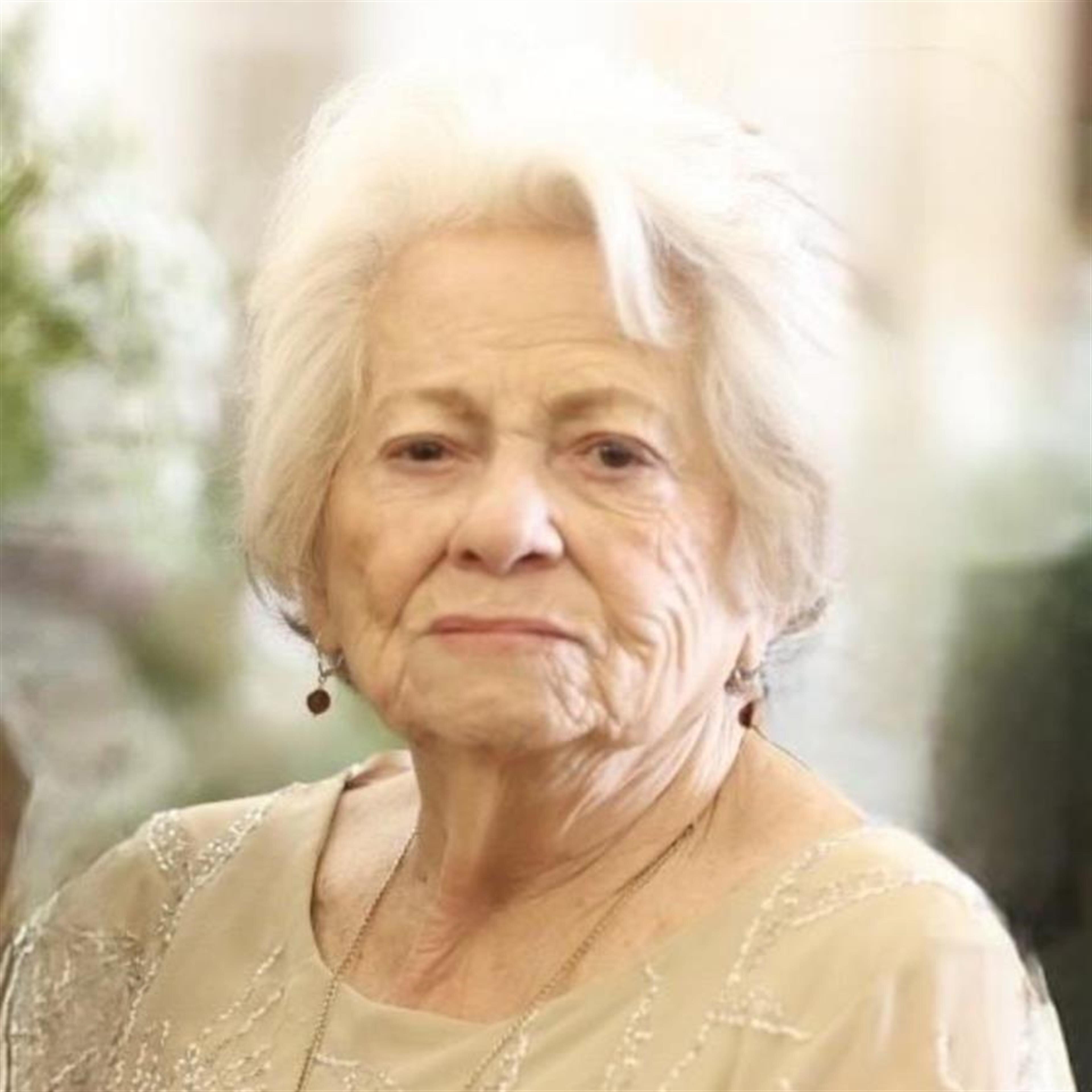 Maria Del Carmen De la Sierra
