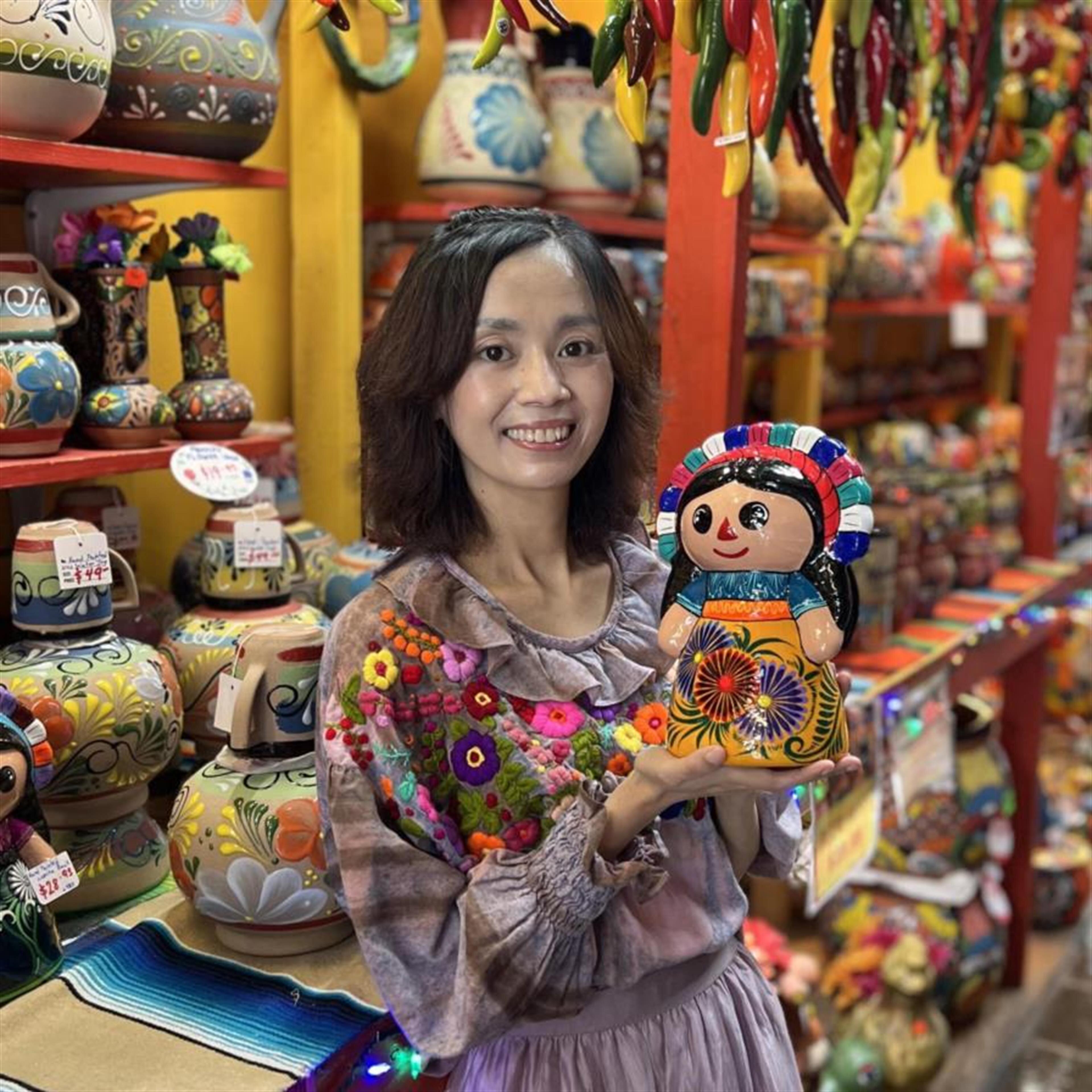 Oanh Thi Hoang Le