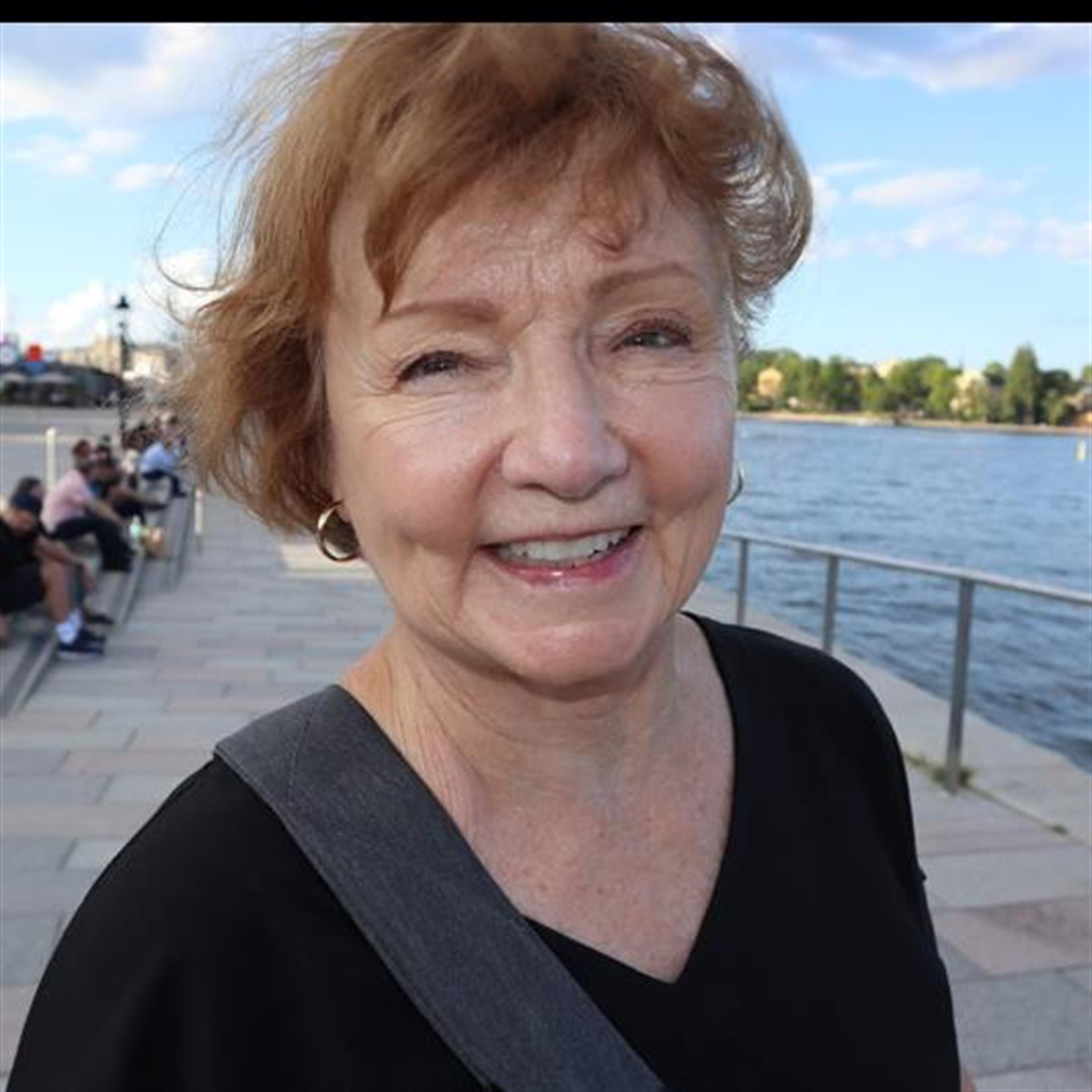 Donna Price Holliday