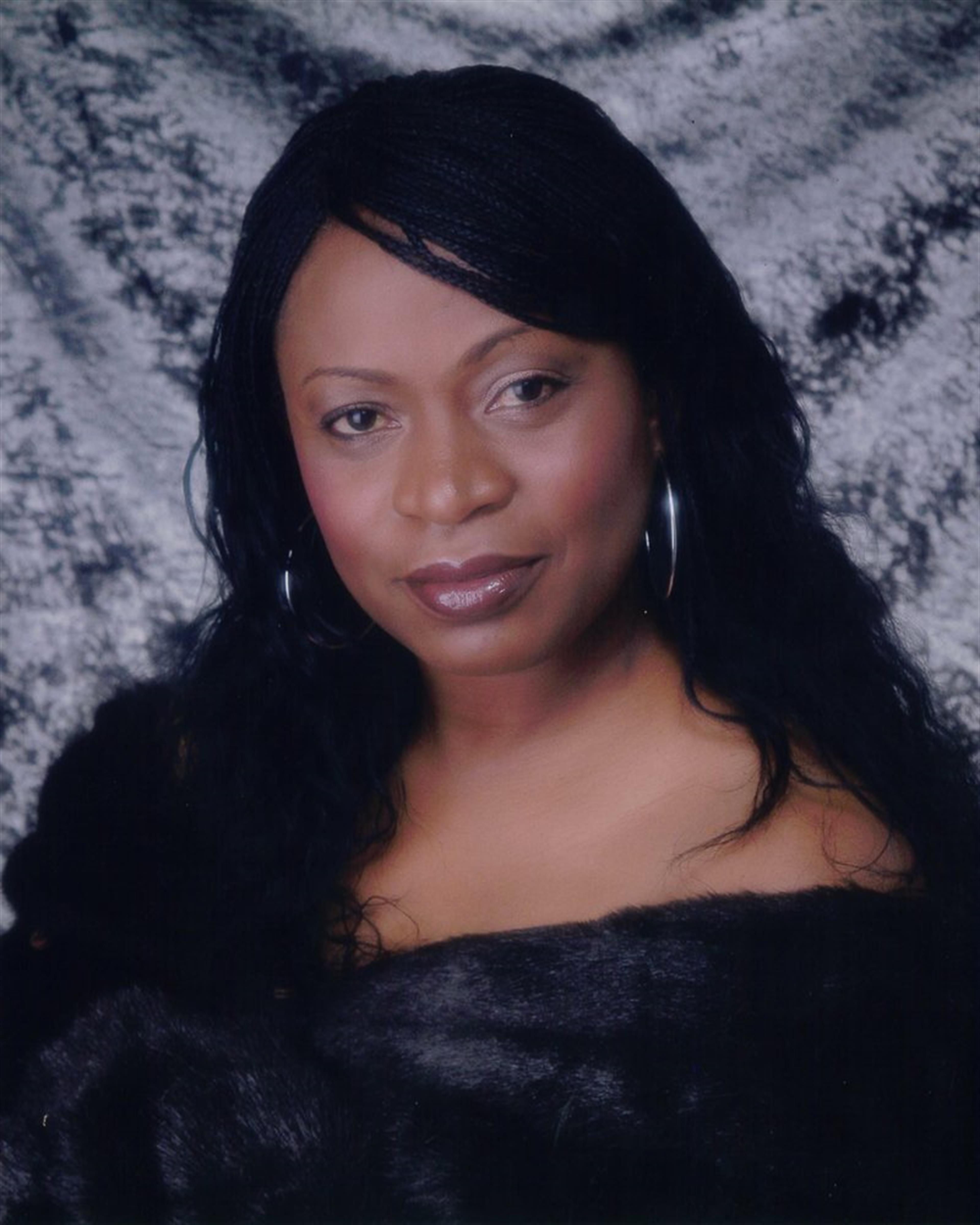 Twilet Nadine Alexander