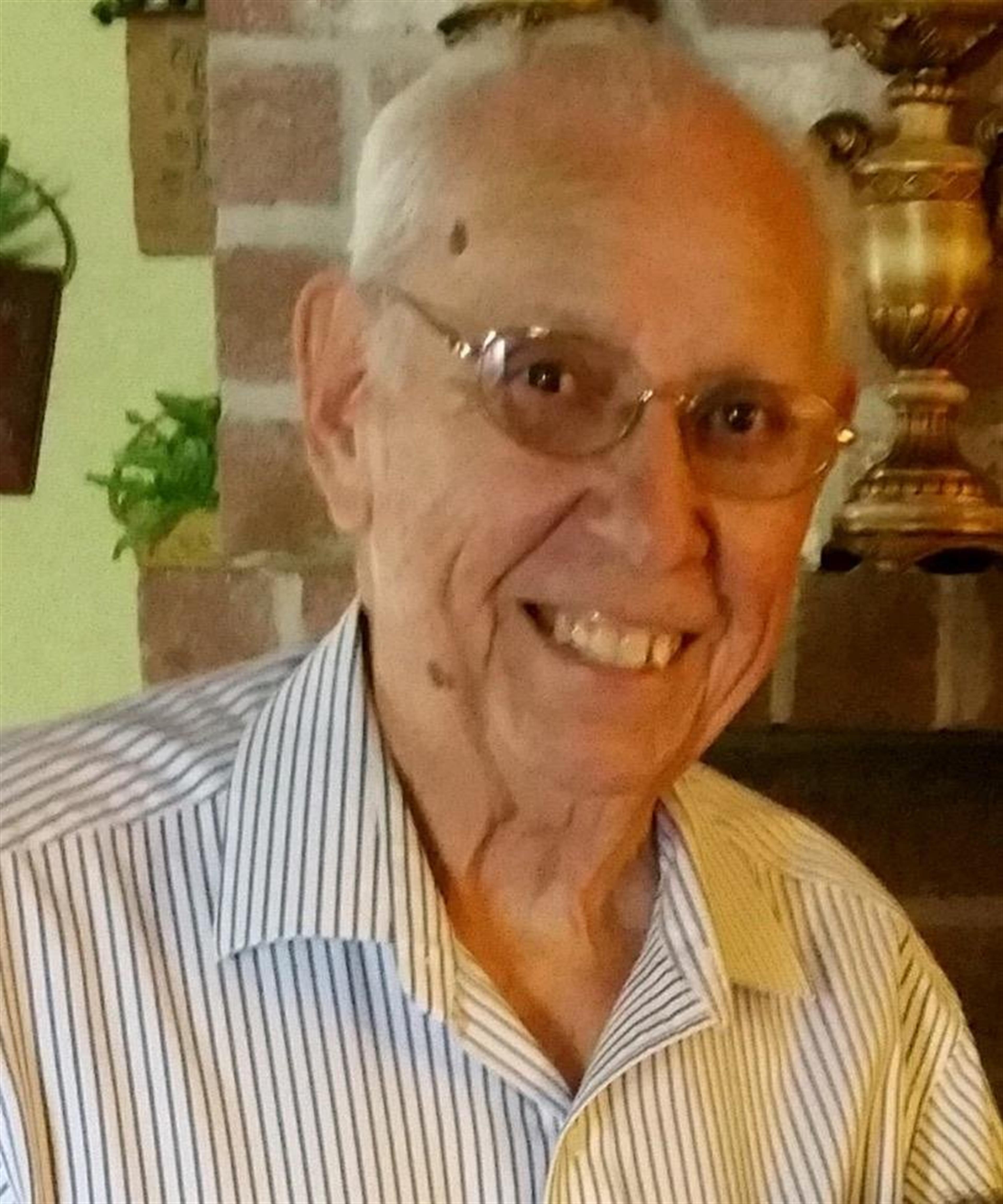 Robert Martinez's obituary picture