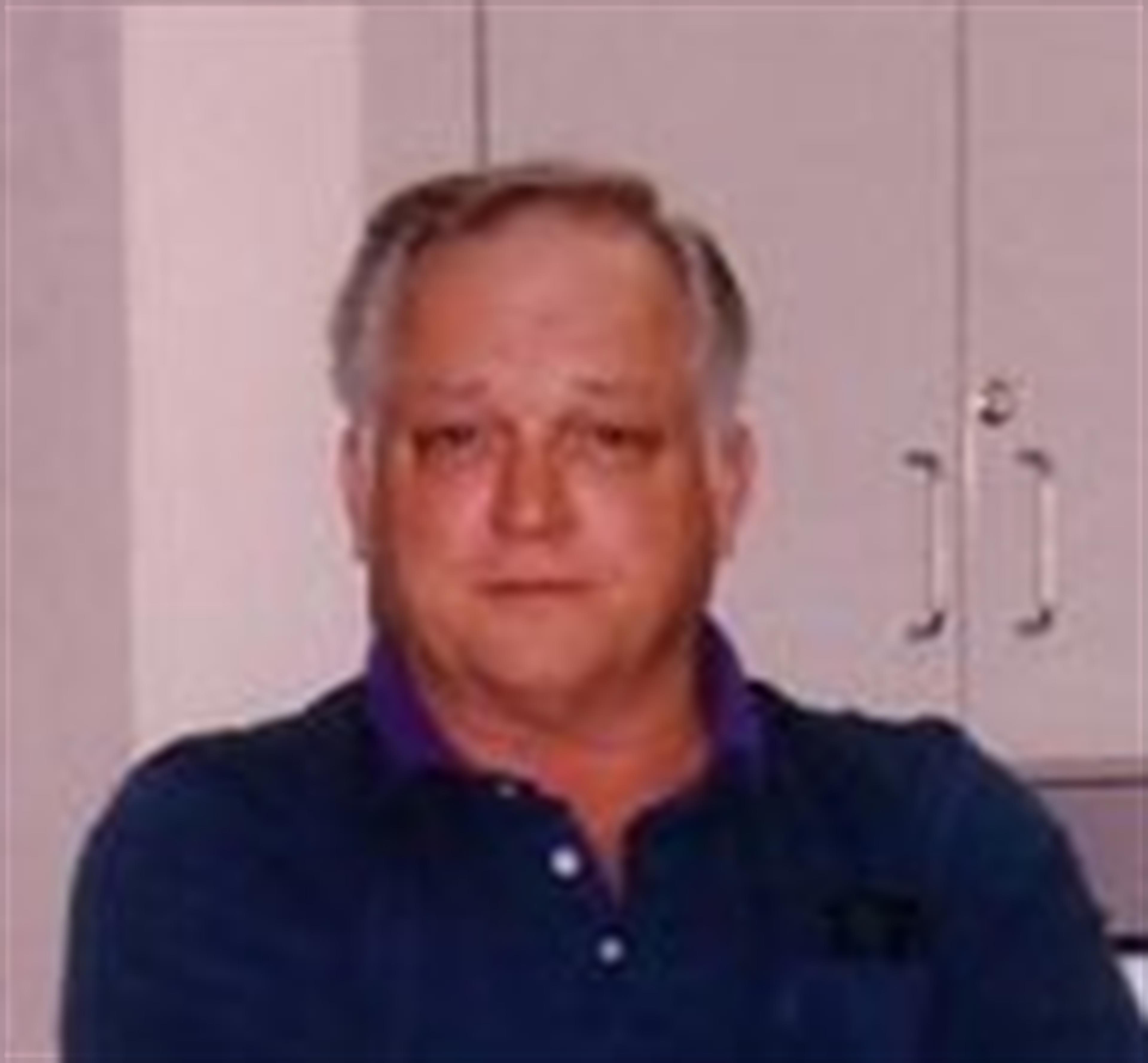 Robert "Wayne" Lee's obituary picture