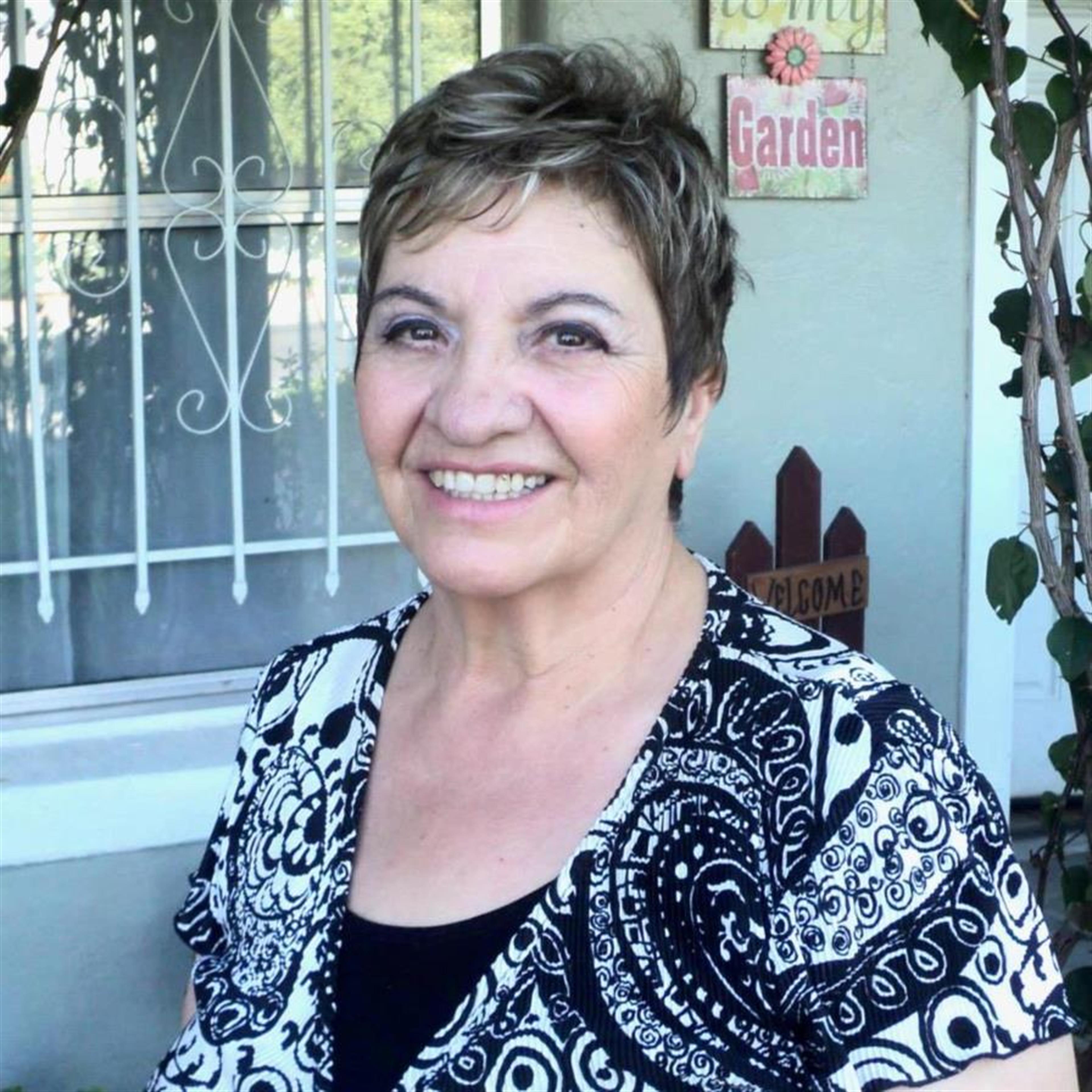 Laura Lucile Varas Naumann's obituary picture