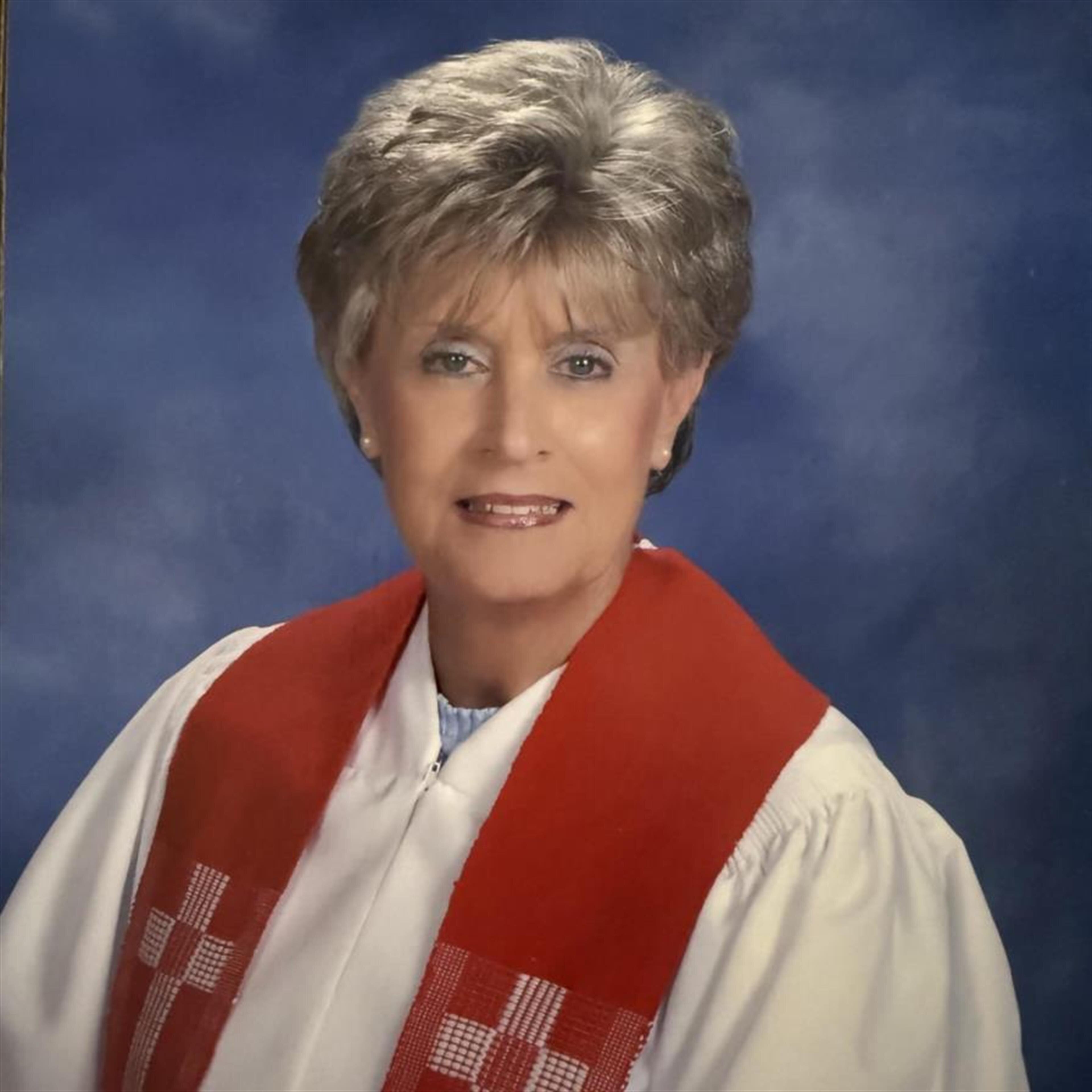 Pastor Cynthia Howland deVos