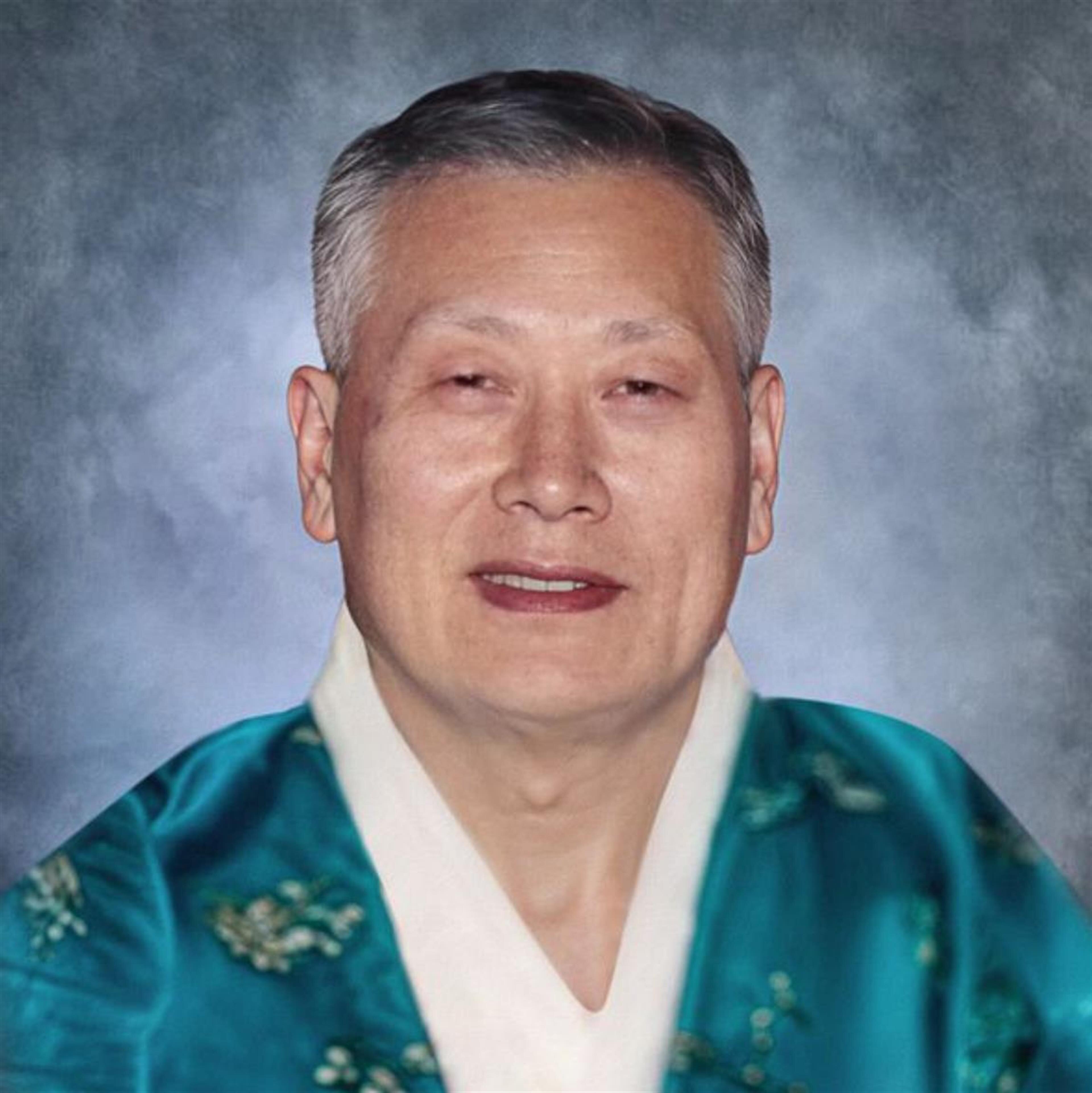 Eui-Hwan Hwang