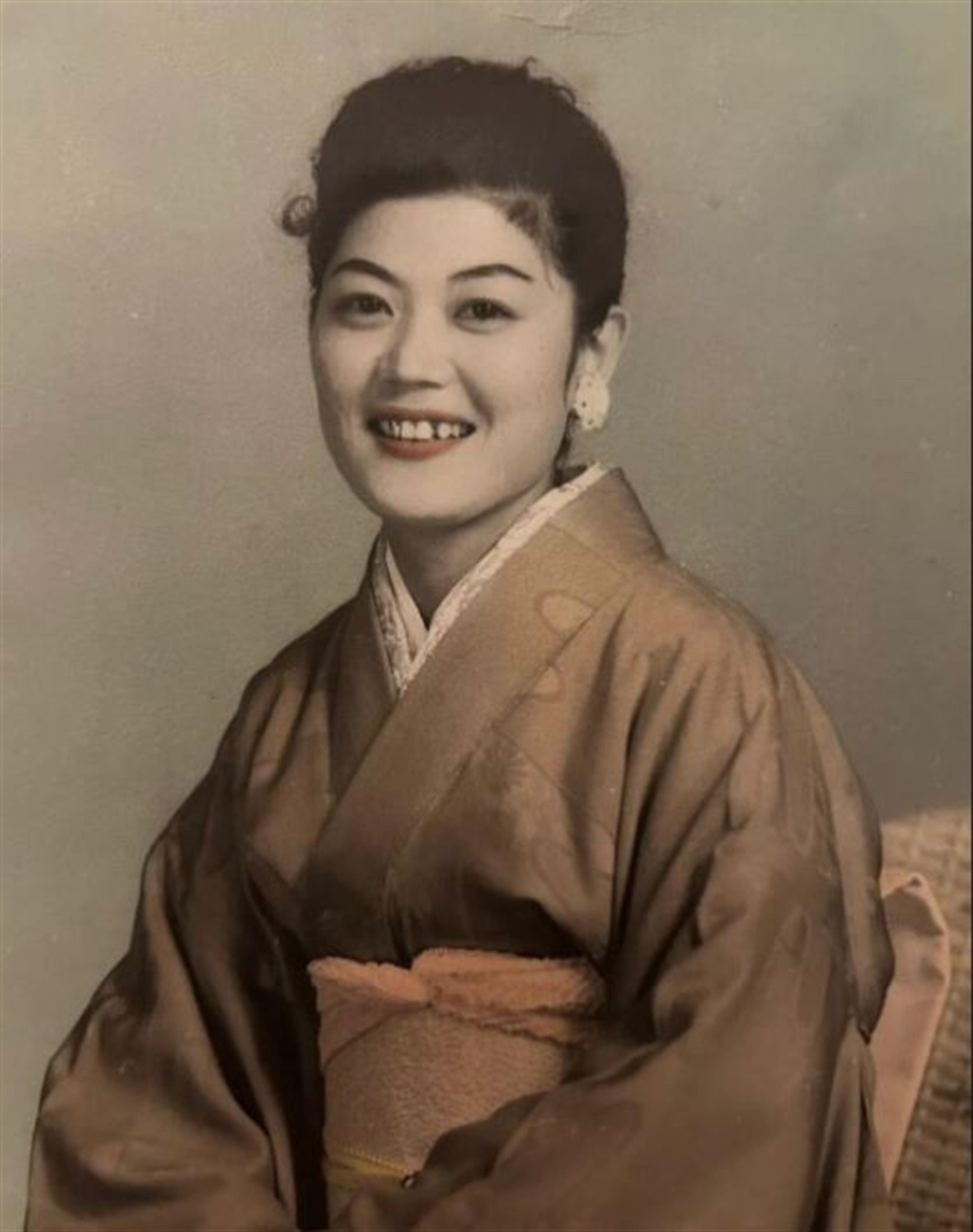 Yoshiko Roach