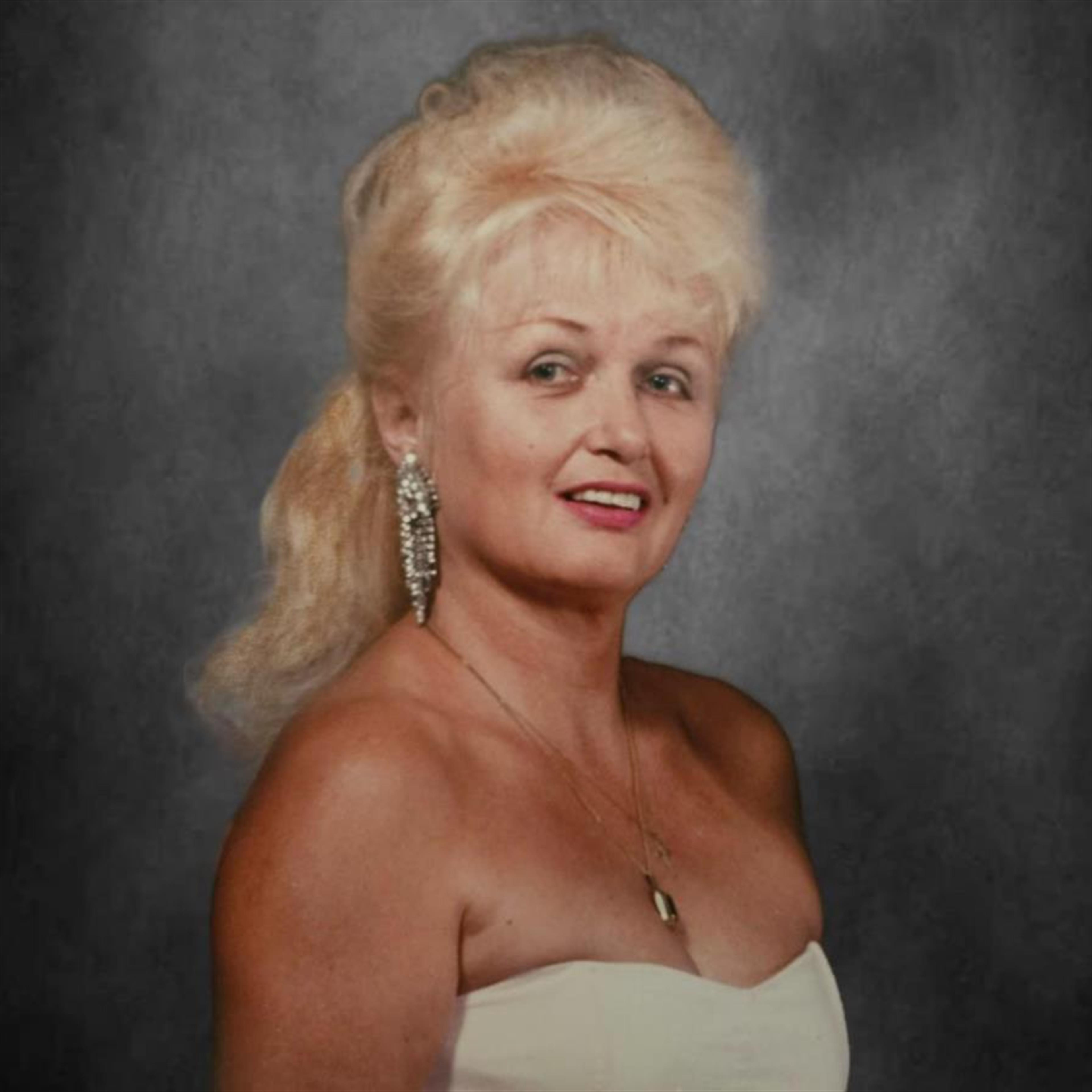 Eveline Eva Hodges