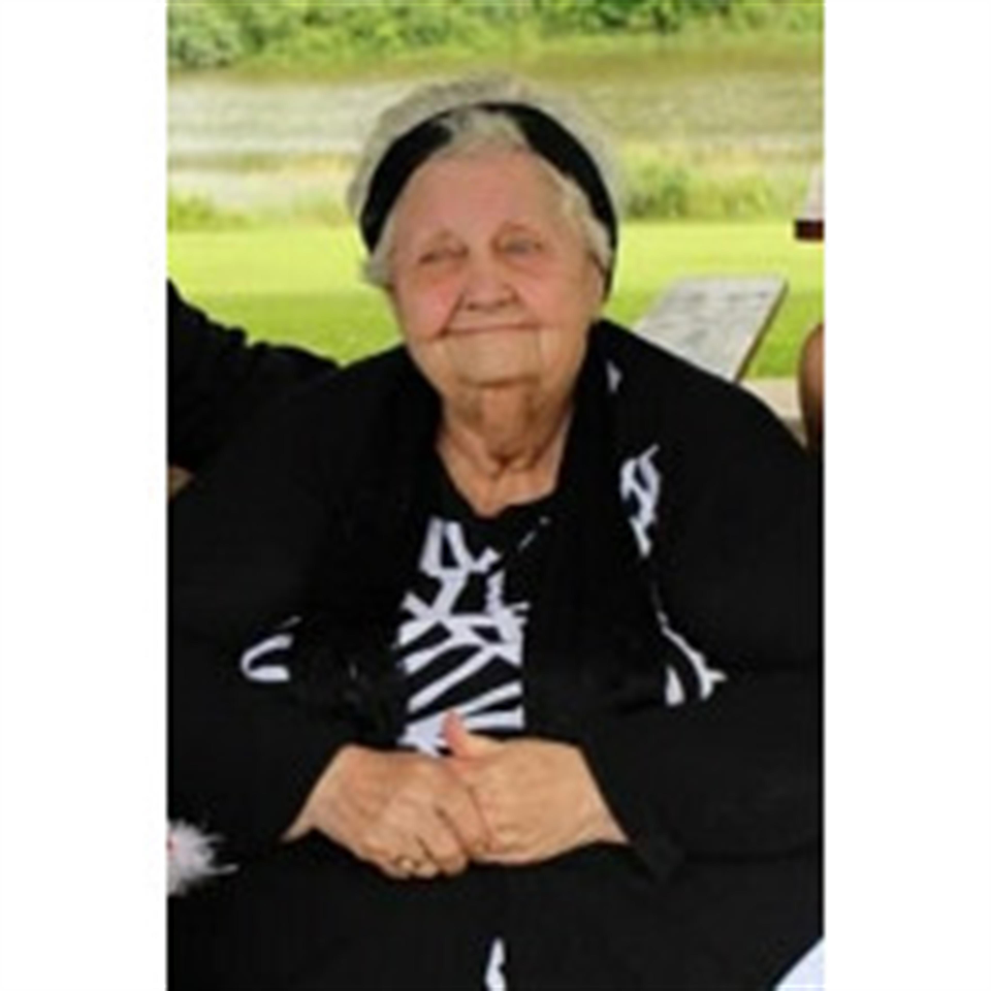 Wanda Pescador's obituary picture