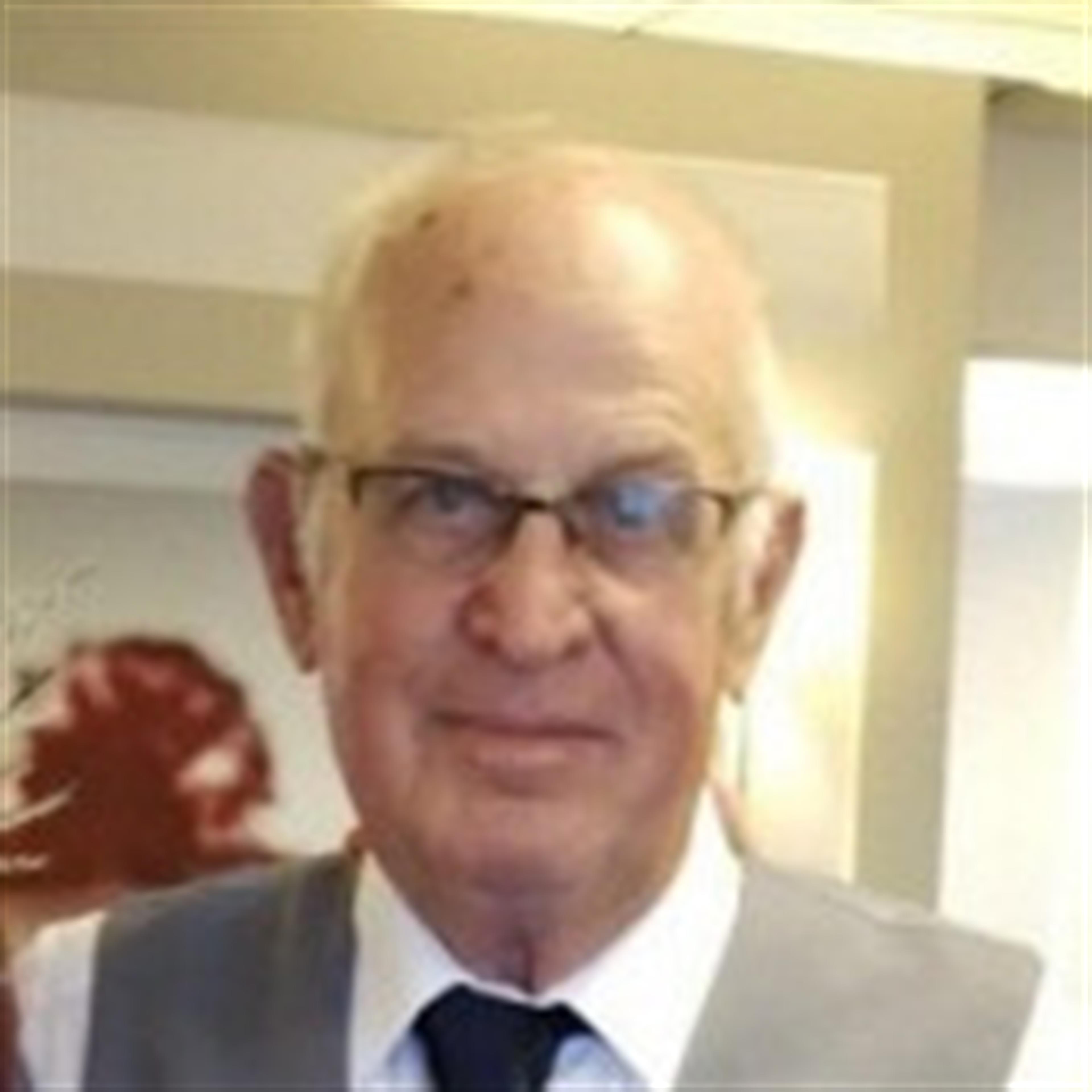 Lee Den Hartog's obituary picture