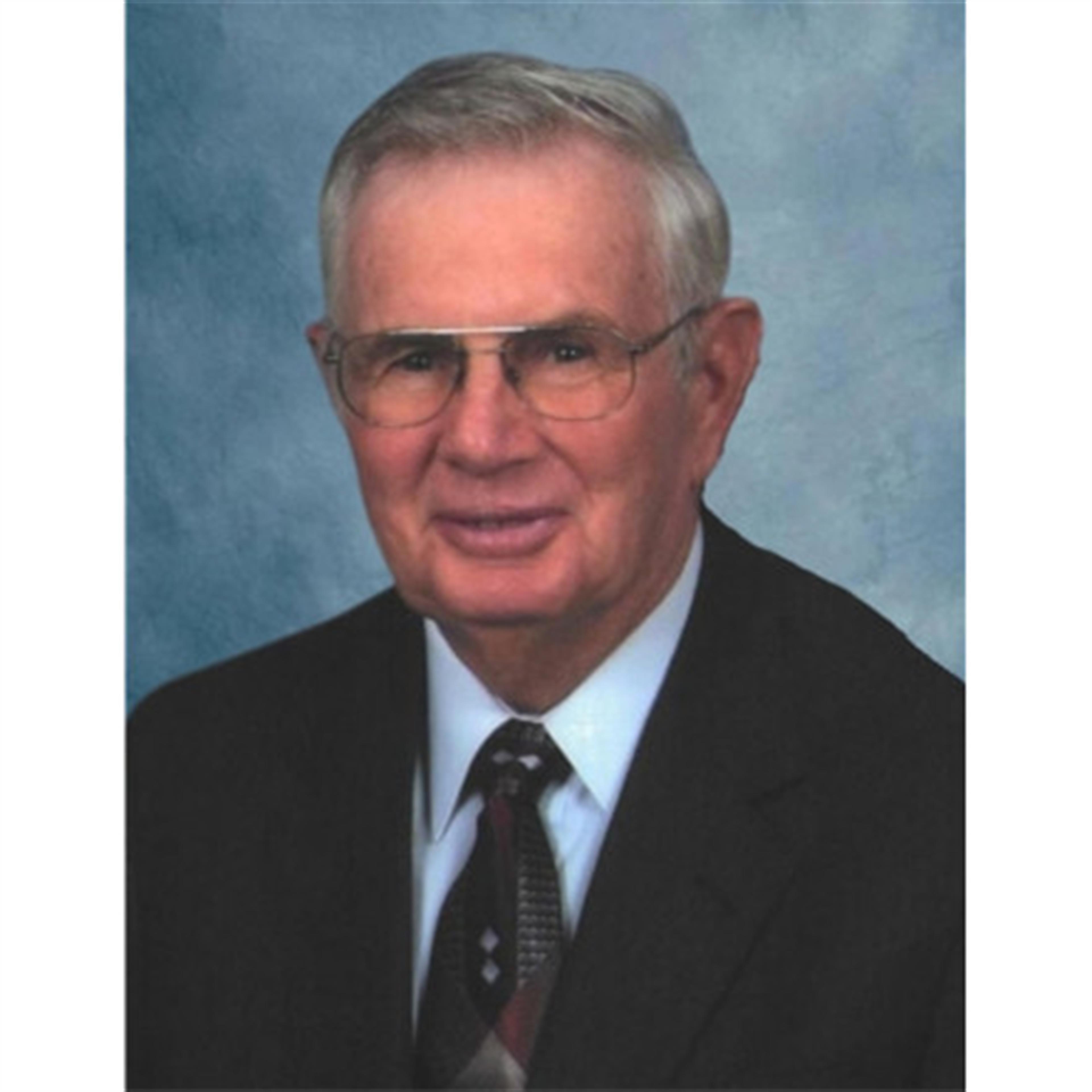 Clive Lee Wells' obituary picture