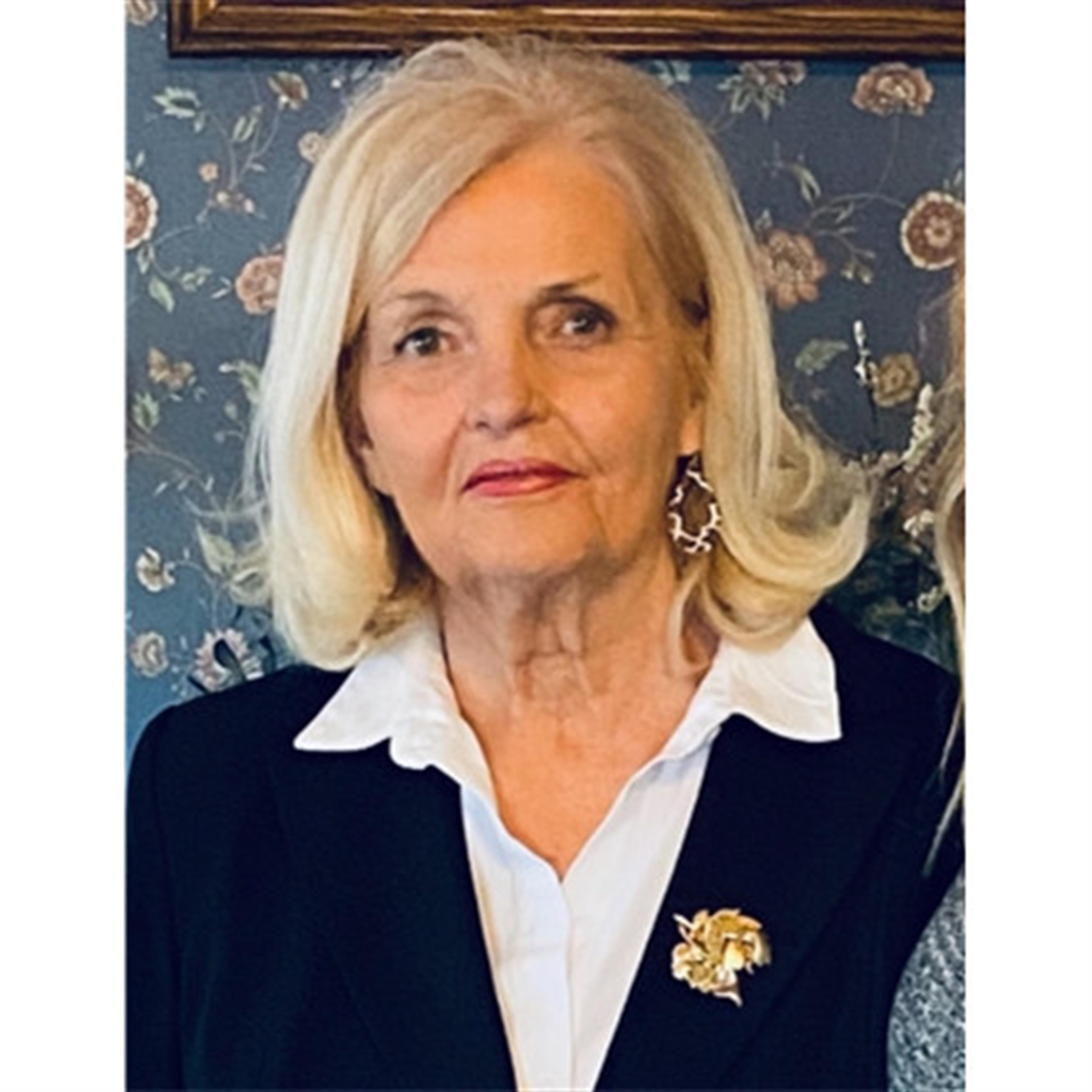 Lavonne "Bonnie" Christine Helmick's obituary picture