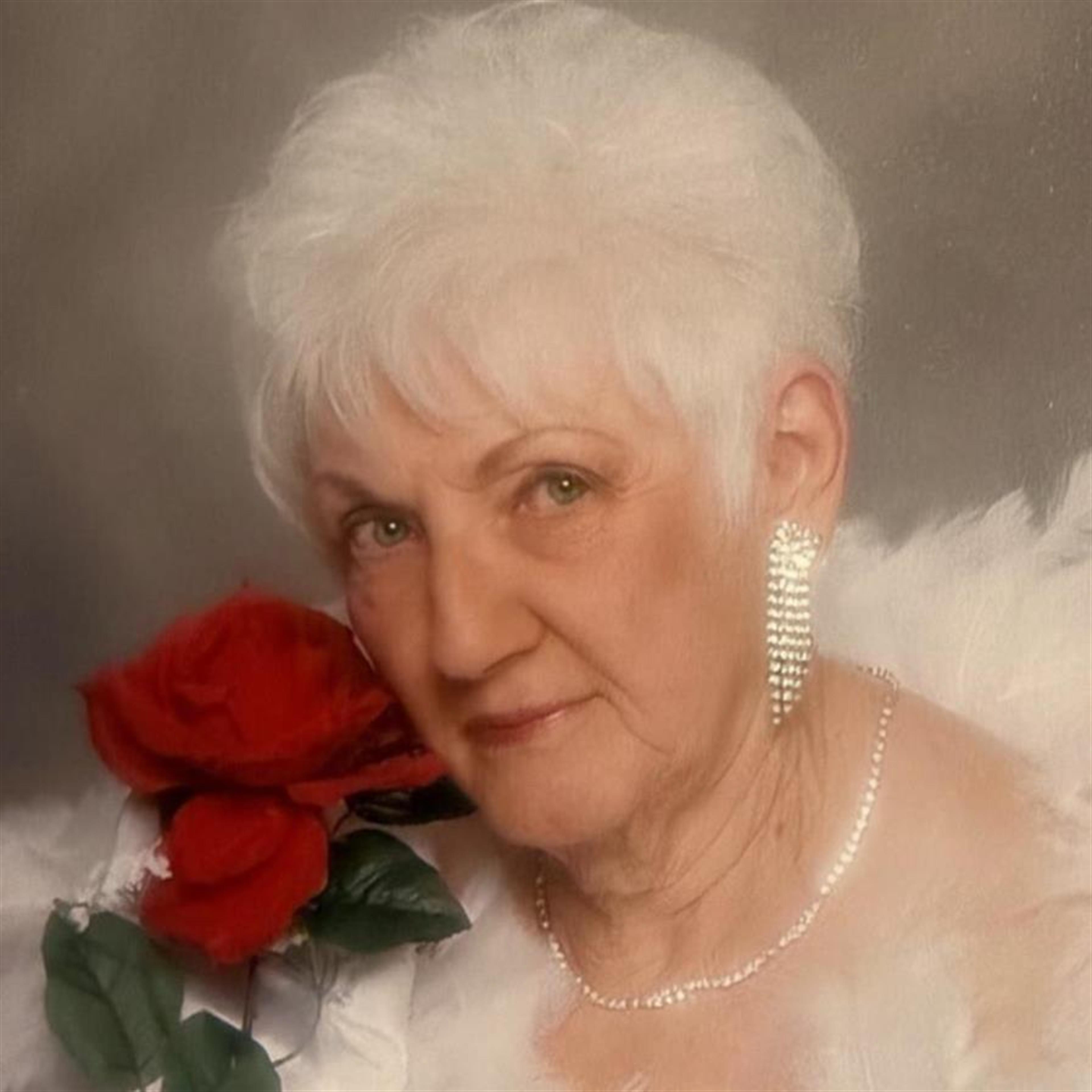 Phyllis "Louise" Kincheloe Amos (Lebanon)'s obituary picture