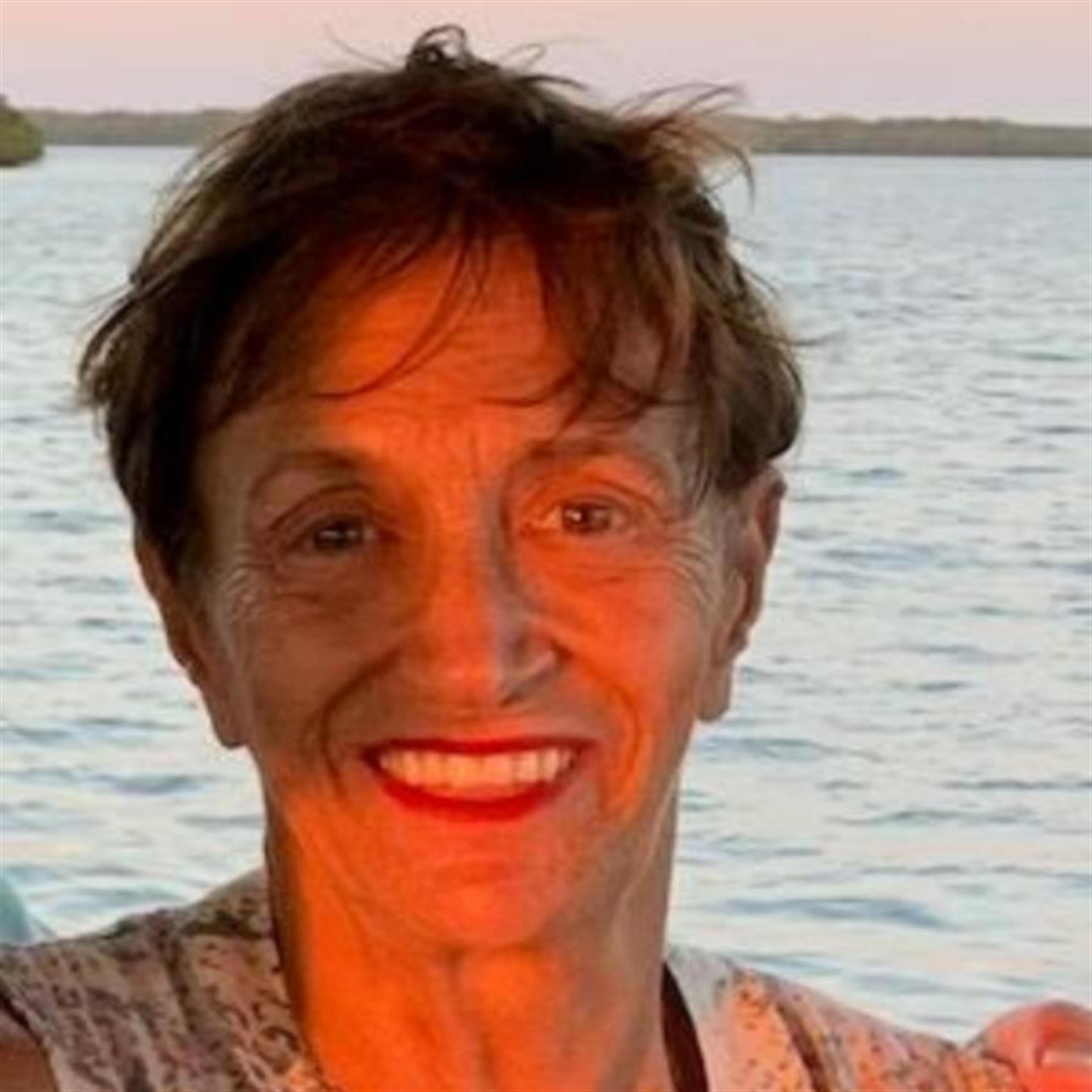 Linda Dinjian Higgins' obituary picture
