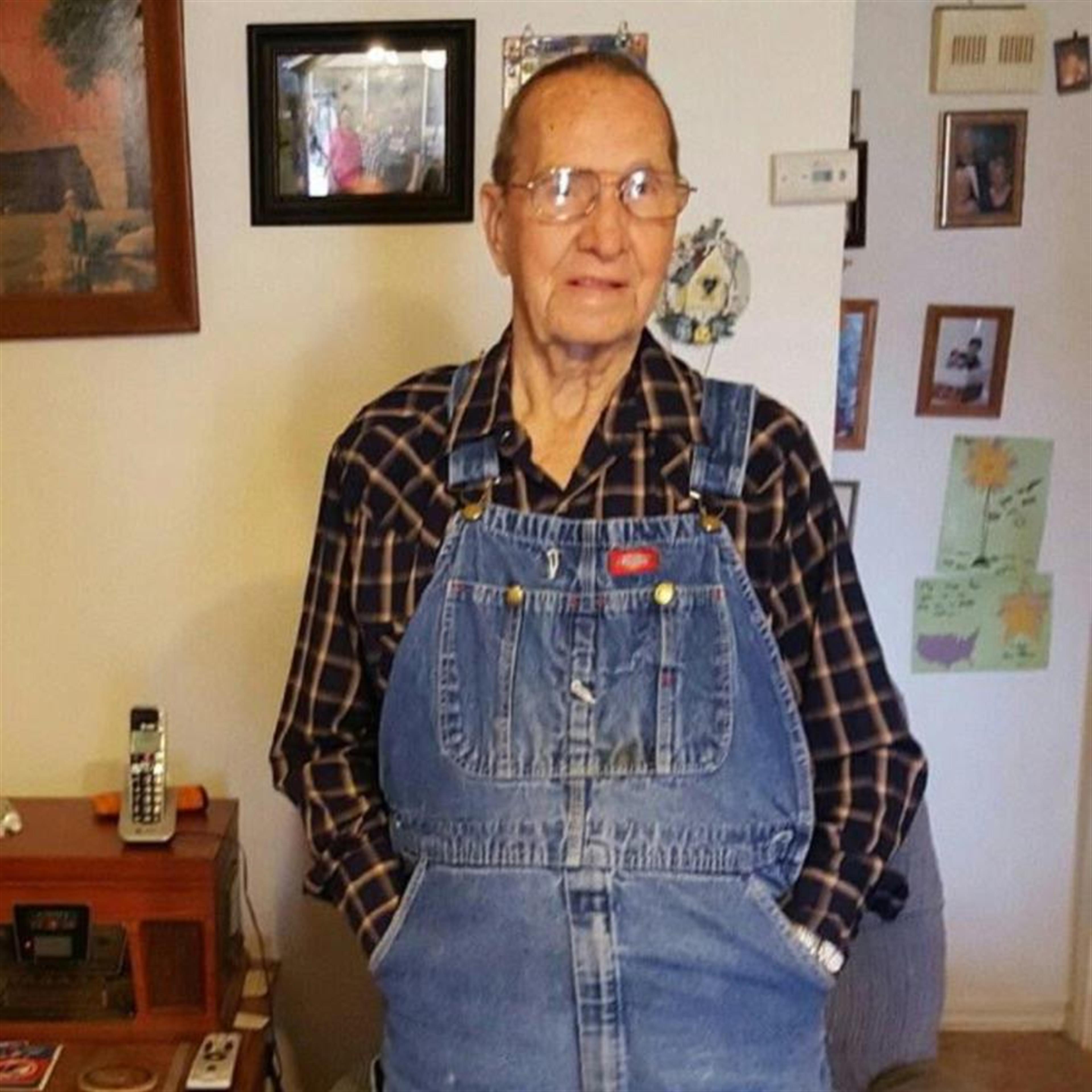 Cecil Leon Mosley's obituary picture