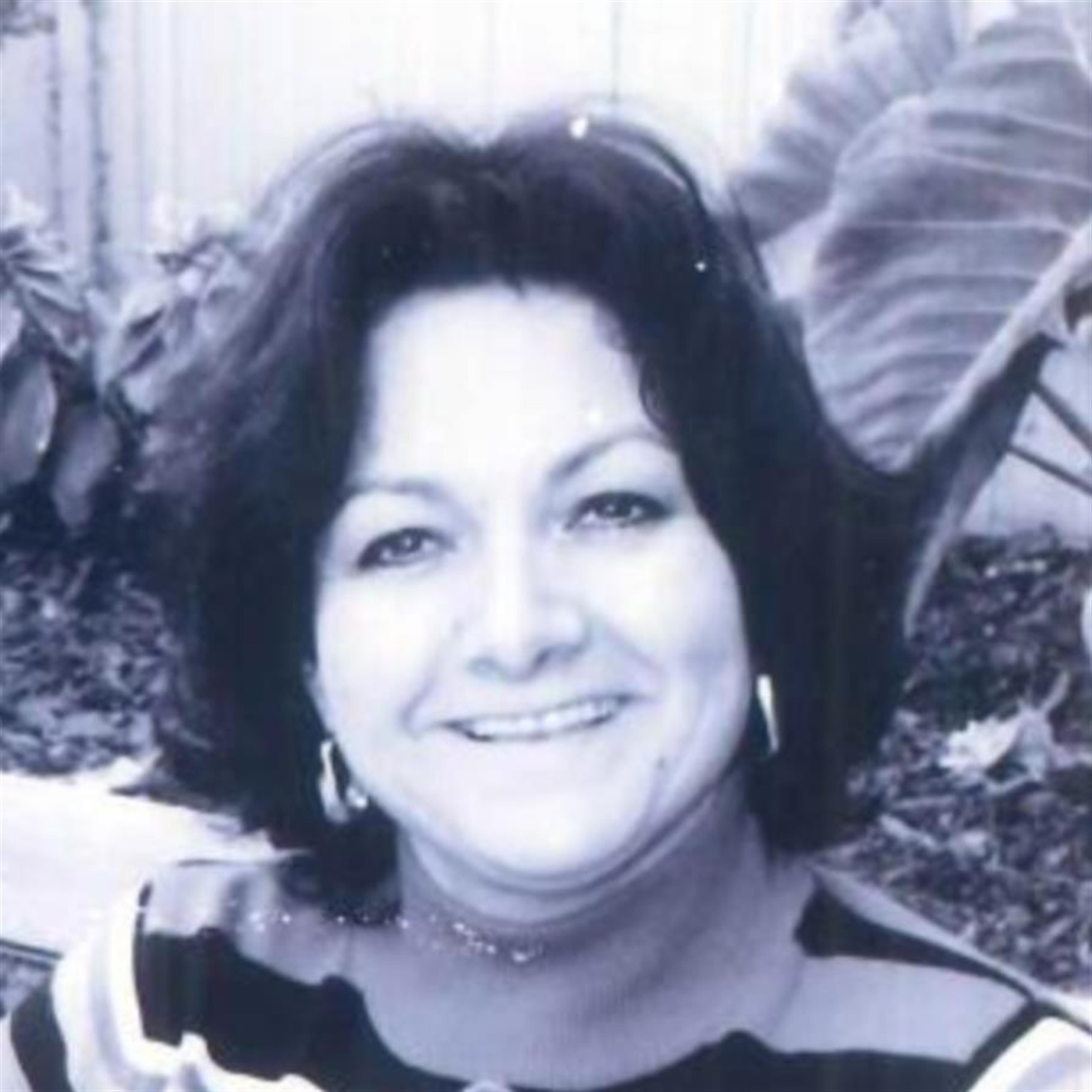 Escarzaga, Elvia's obituary picture