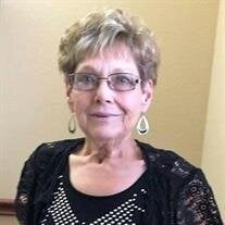 Vickie Lynnette "Lynn"  Cross