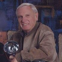 Robert  J Straub