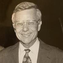 Robert "Bob" Gray McKelvey