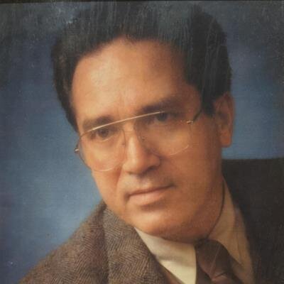 Dr. Armando Esteban Roca