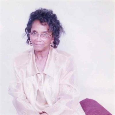 Rosa L White
