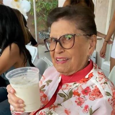 Bertha Flores
