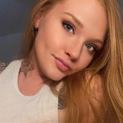 Tiffiany Paige Bandiere