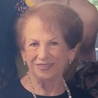 Esther Leon